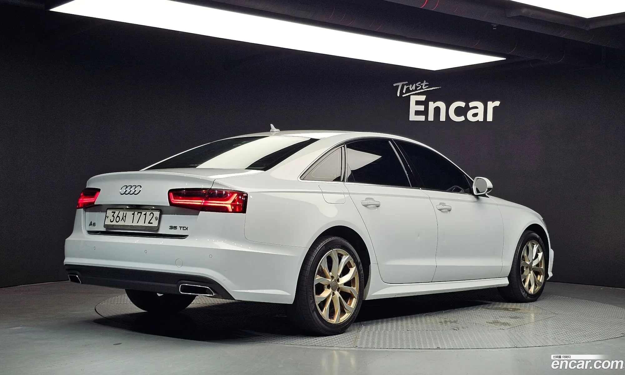 Audi A6 2018 WAUZZZ4G7JN075109 — 17