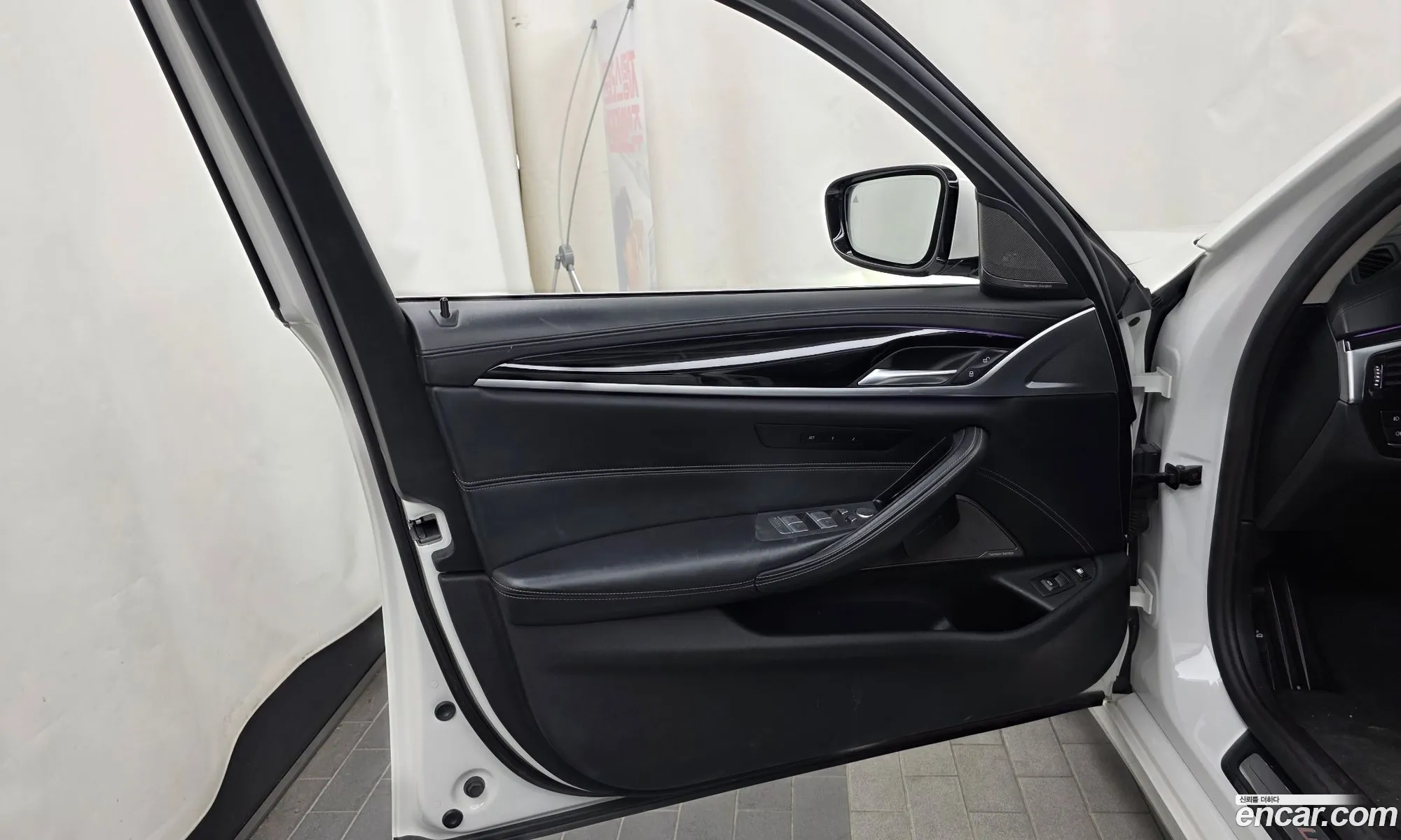 BMW 5 Series 2020 WBAJS9105LCE51994 — 34