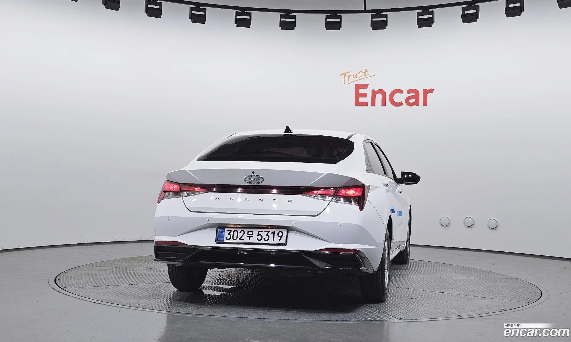 Hyundai Elantra 2020 — 2