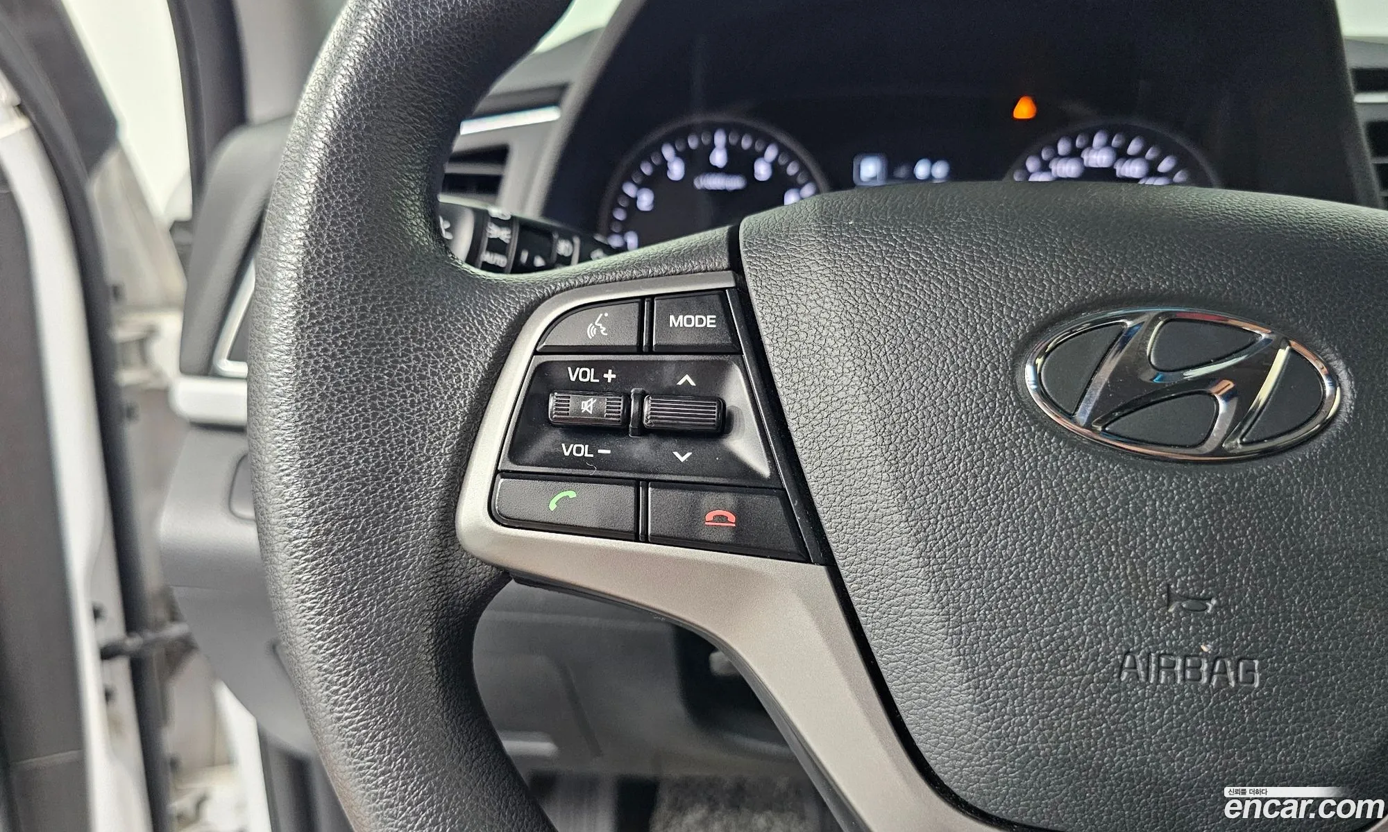 Hyundai Elantra AD 2017 — 6
