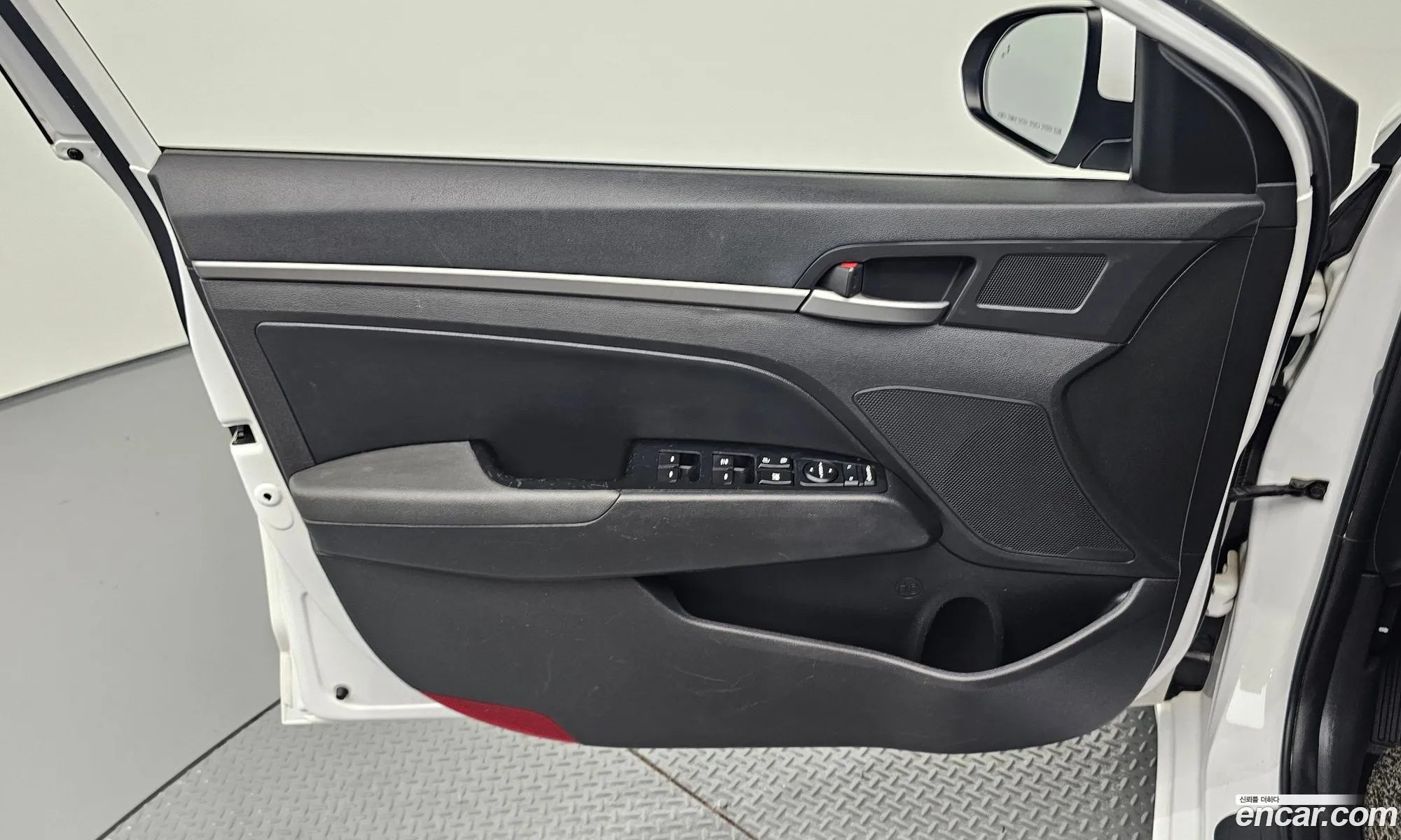 Hyundai Elantra AD 2017 — 18