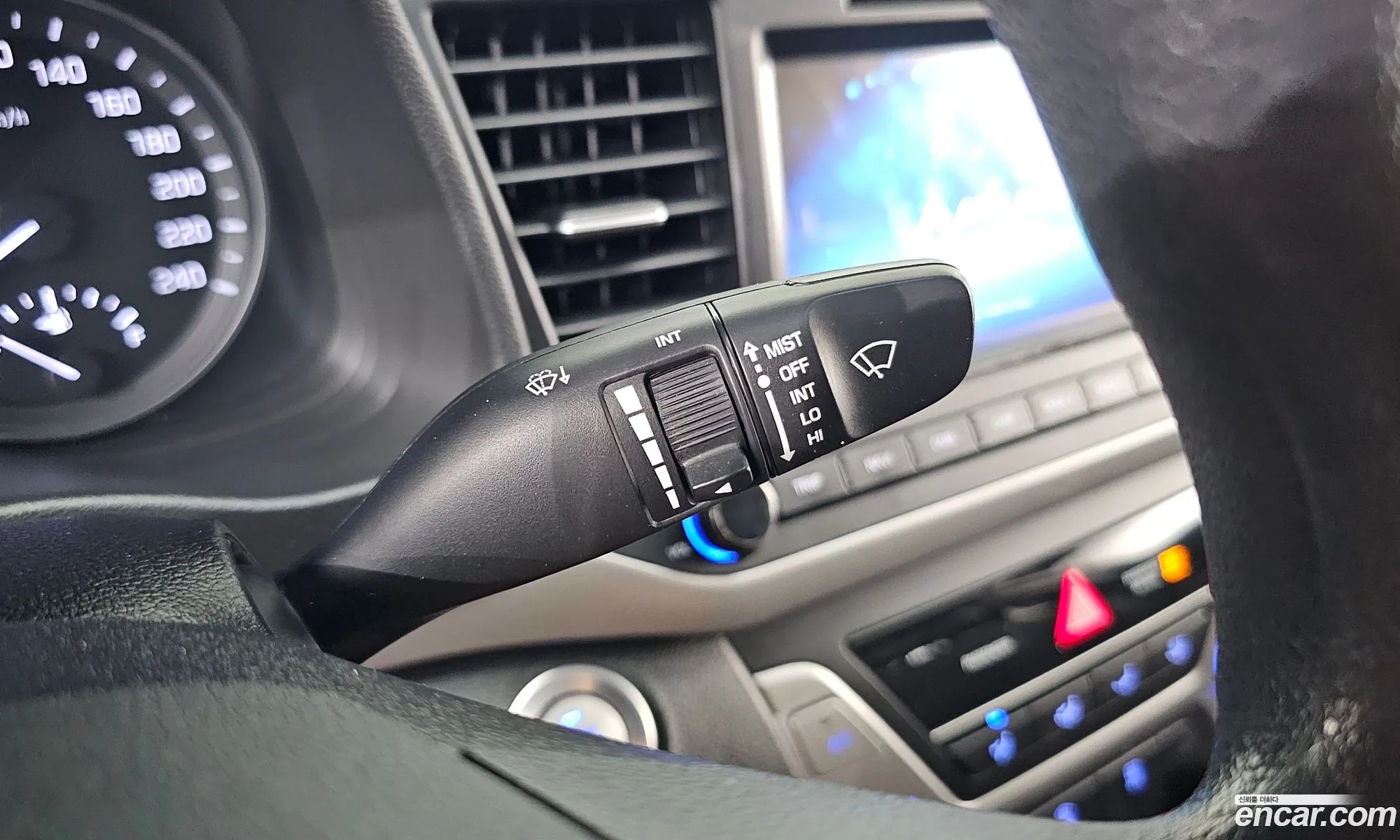 Hyundai Elantra AD 2017 — 25