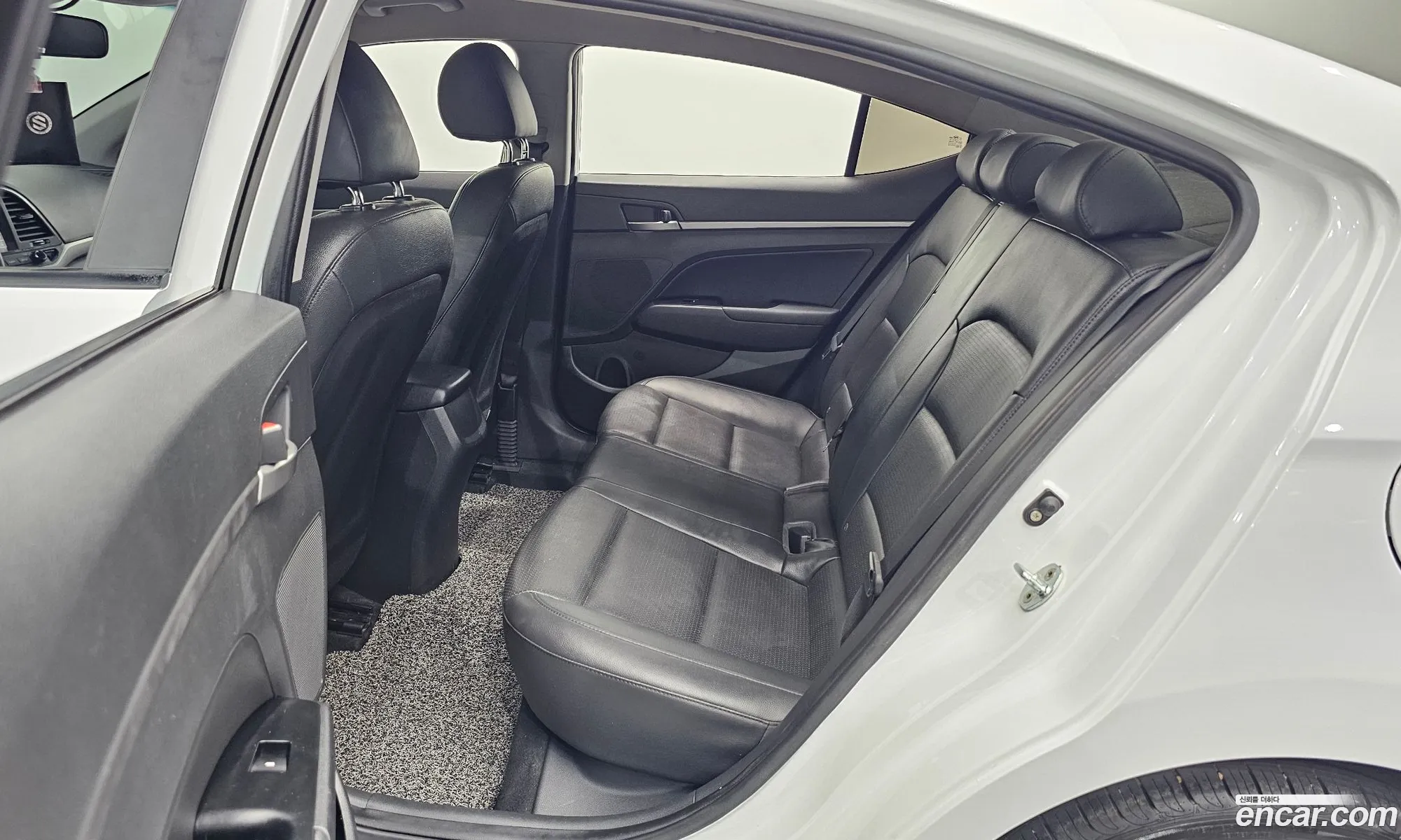 Hyundai Elantra AD 2017 — 22
