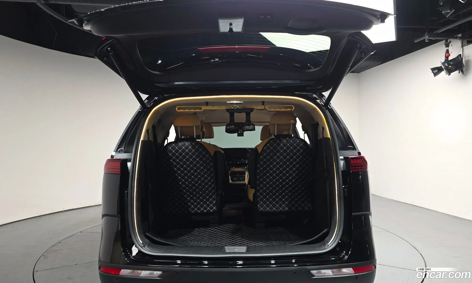 Kia Carnival 2020 KNANE81BBMS013013 — 21
