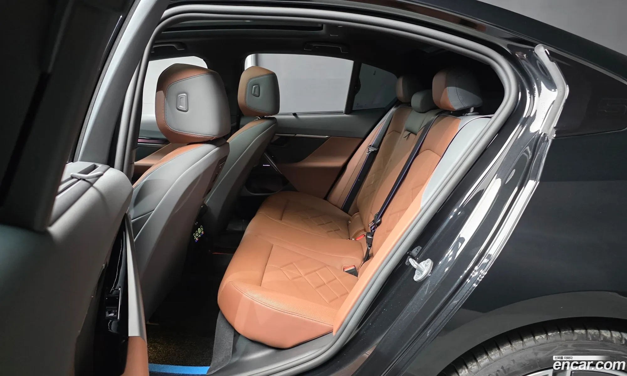 BMW 5 Series 2025 — 24