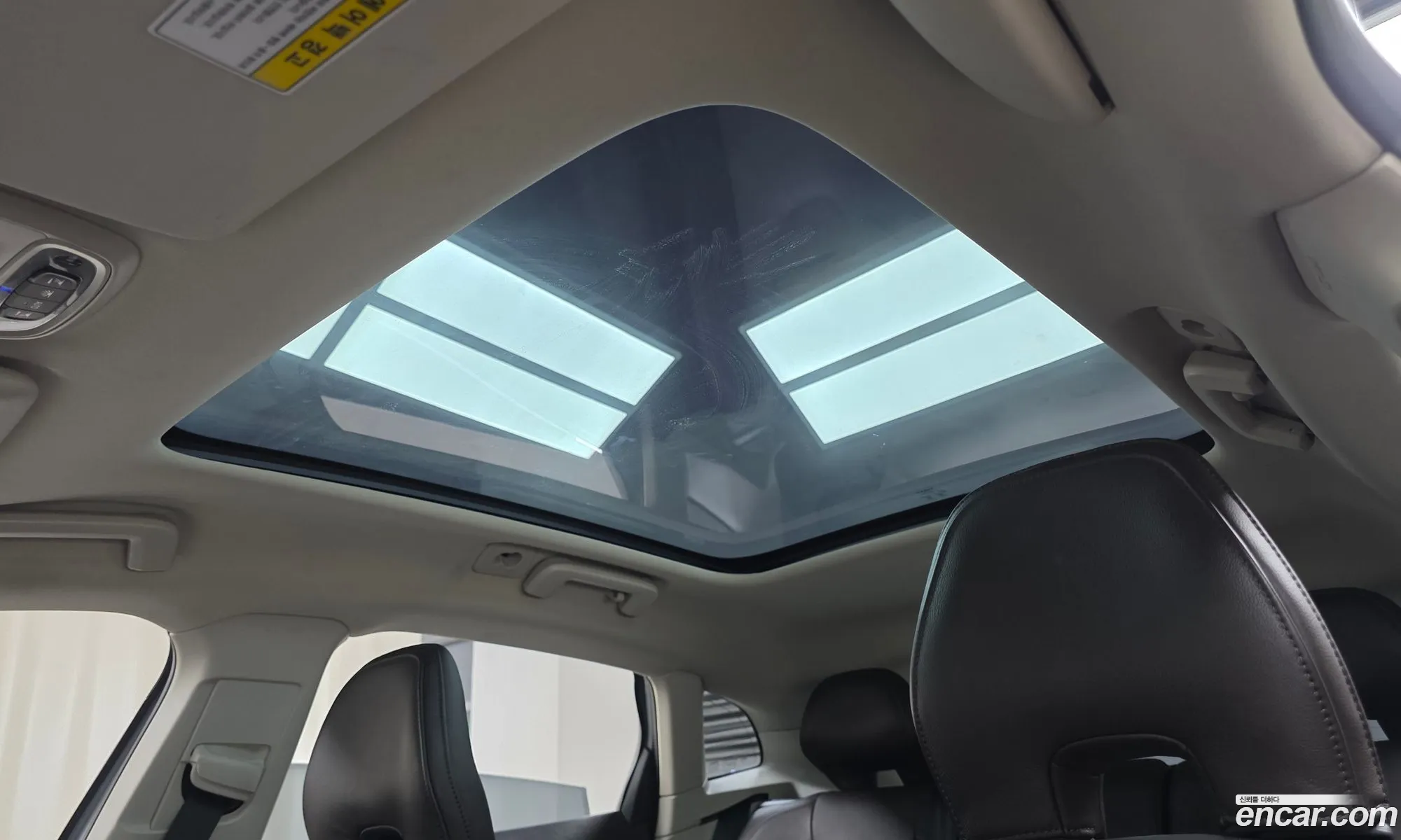 Volvo V40 2016 YV1MVA8KDG2307828 — 19