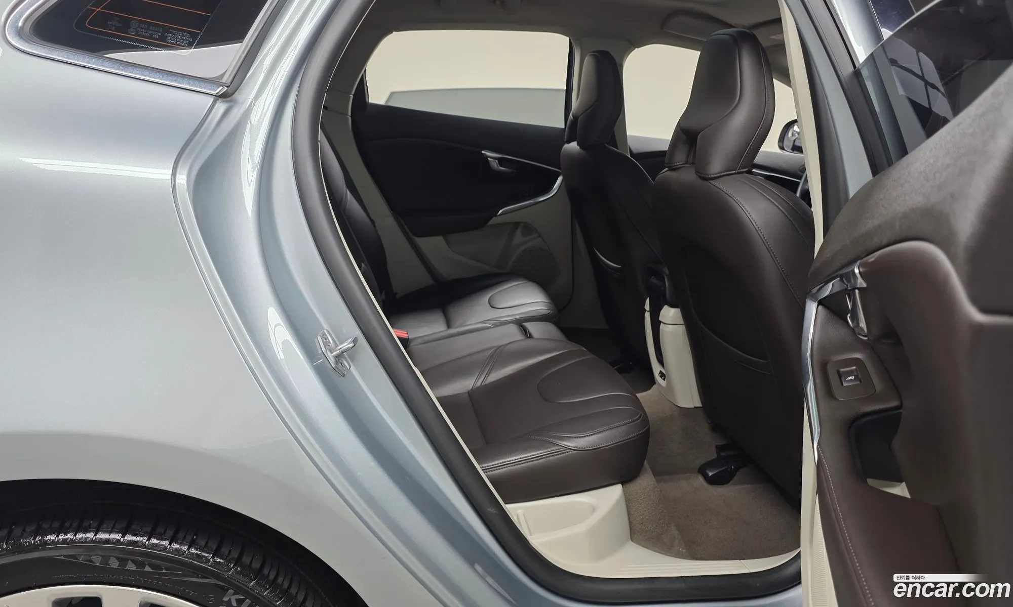 Volvo V40 2016 YV1MVA8KDG2307828 — 20