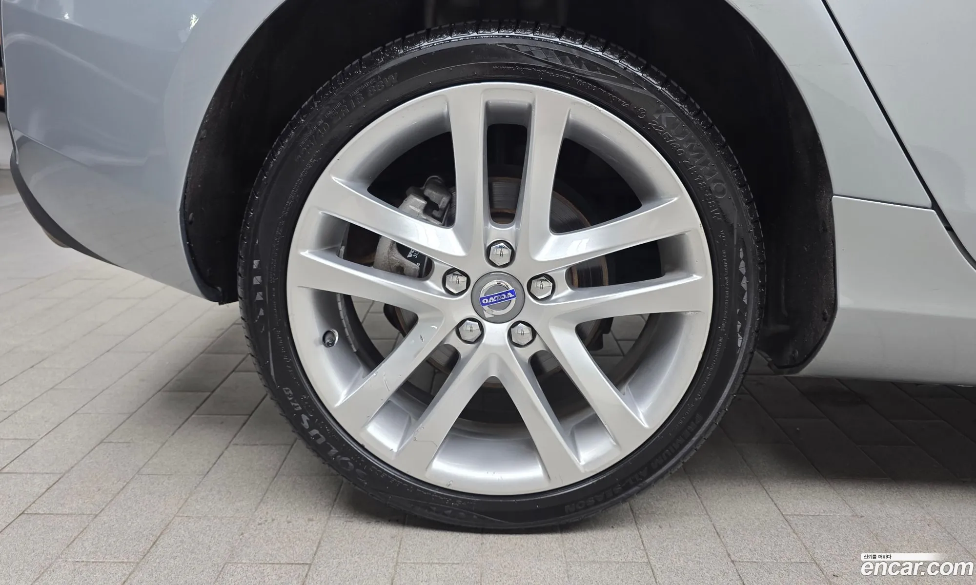 Volvo V40 2016 YV1MVA8KDG2307828 — 14