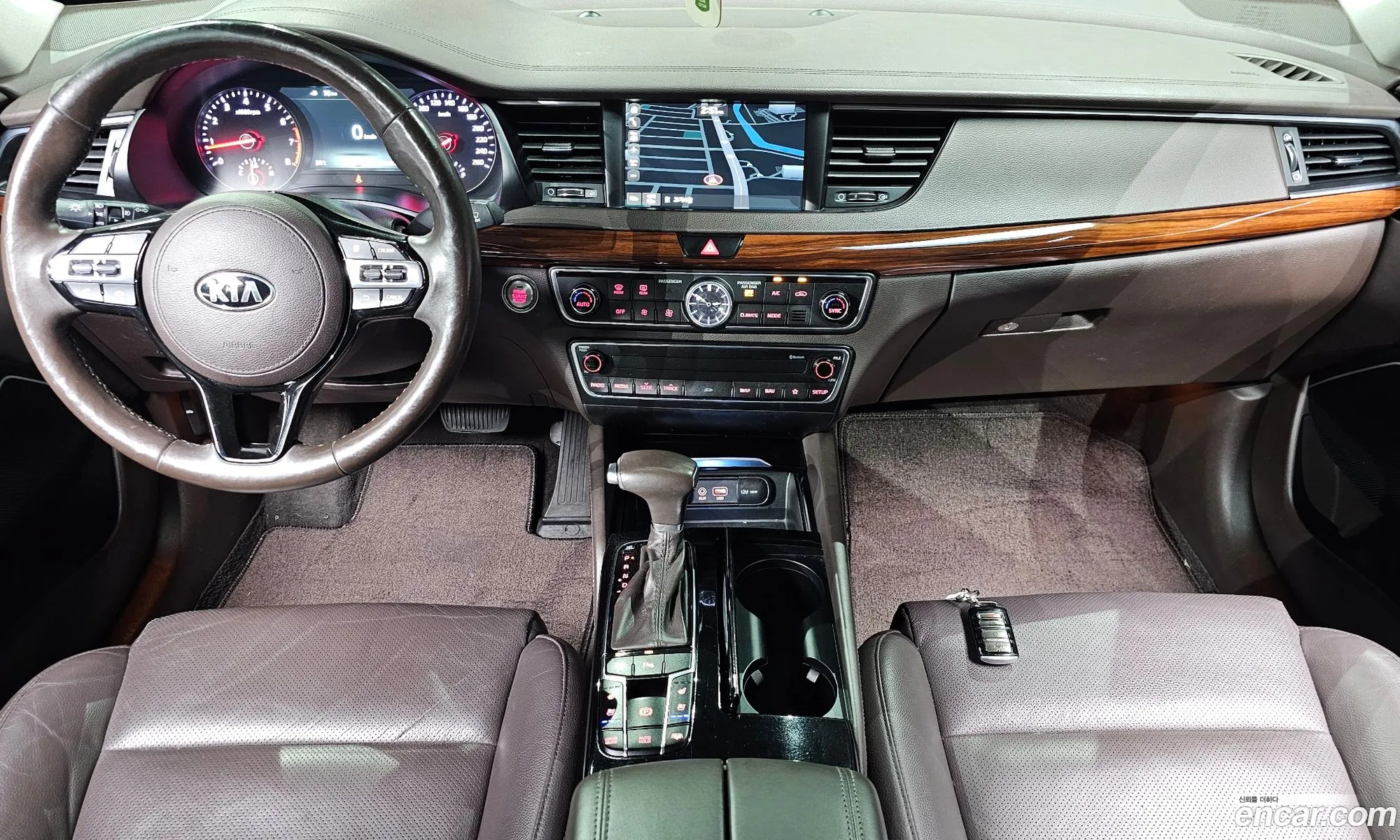 Kia K7 2017 KNALB415BHA093616 — 2