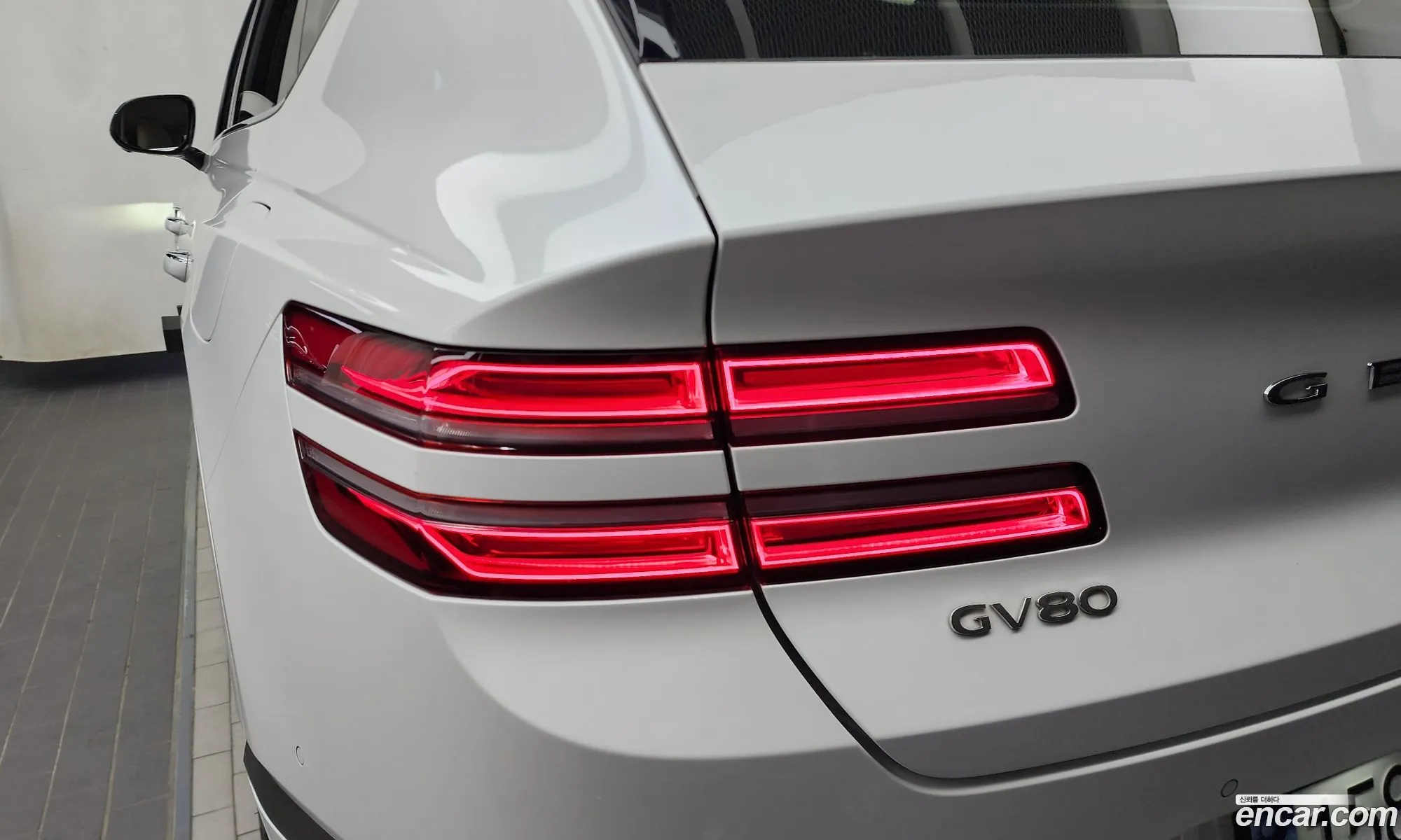 Genesis GV80 2022 KMTHB81DDNU104916 — 10