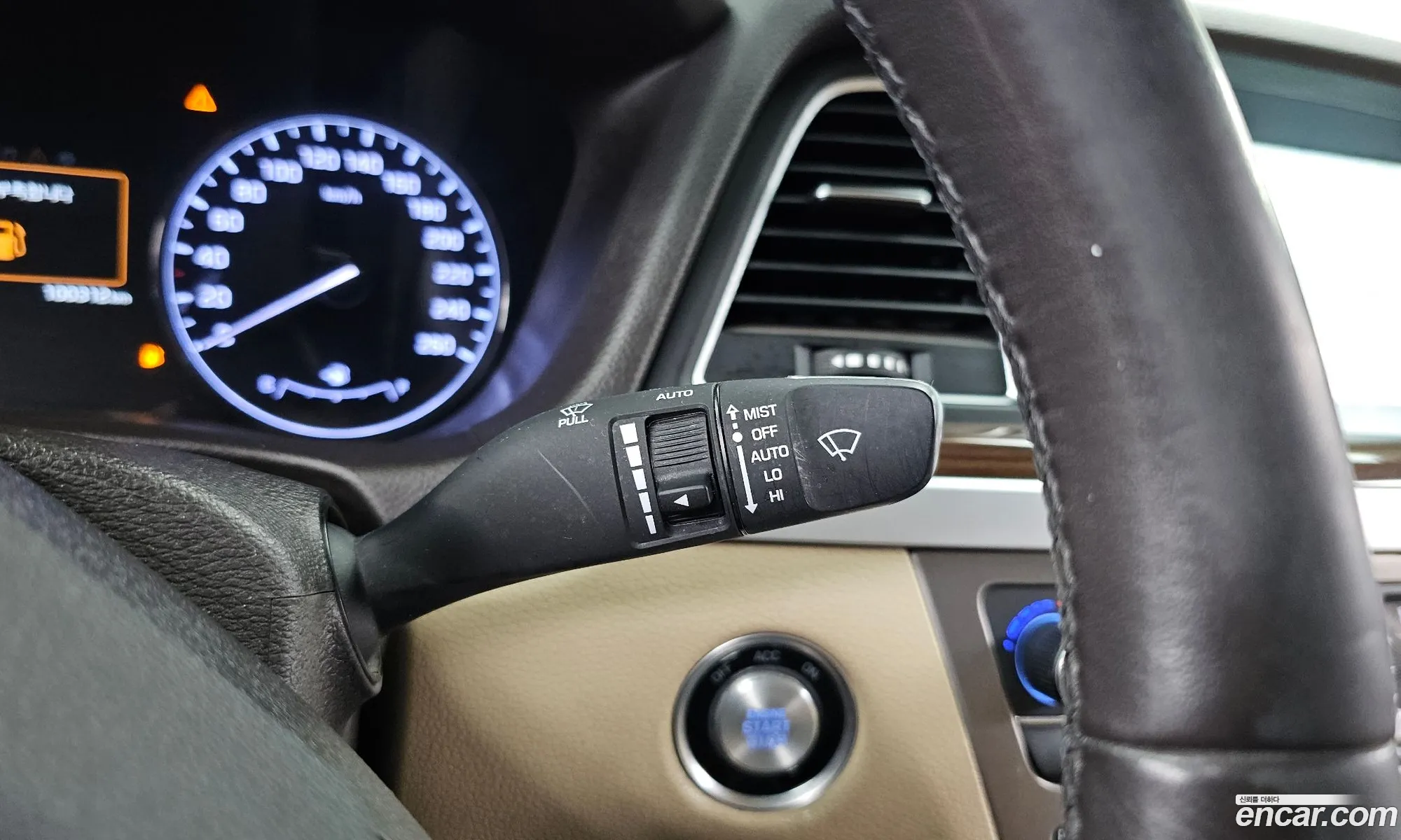 Hyundai Genesis DH 2014 KMHGM41DBFU028205 — 28