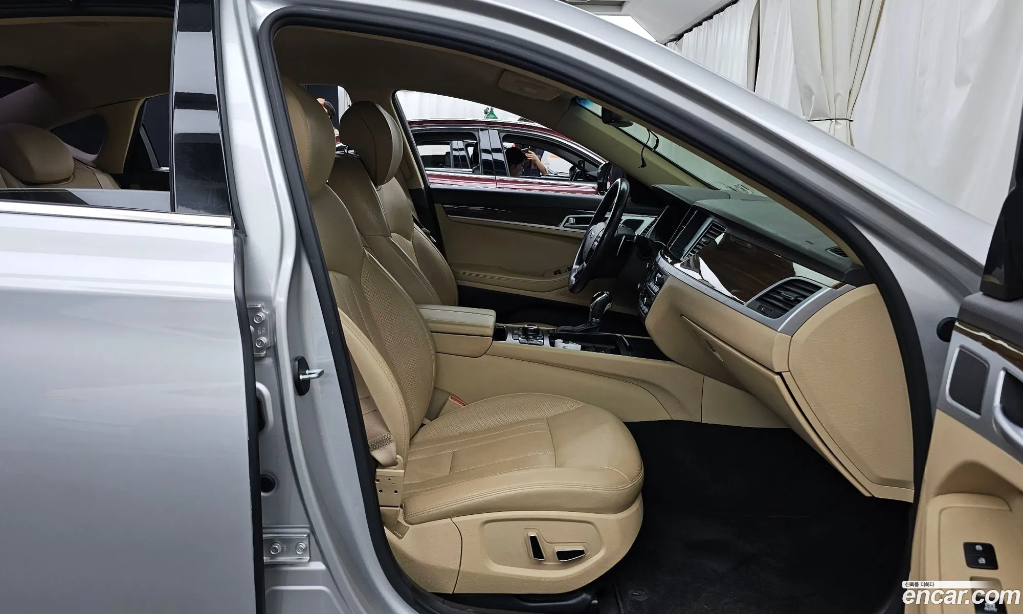 Hyundai Genesis DH 2014 KMHGM41DBFU028205 — 24
