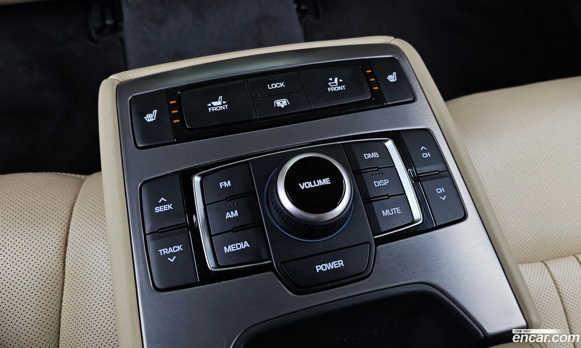 Hyundai Genesis DH 2014 KMHGM41DBFU028205 — 30