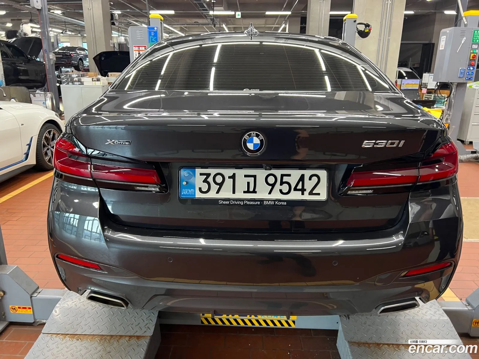 BMW 5 Series 2023 — 3