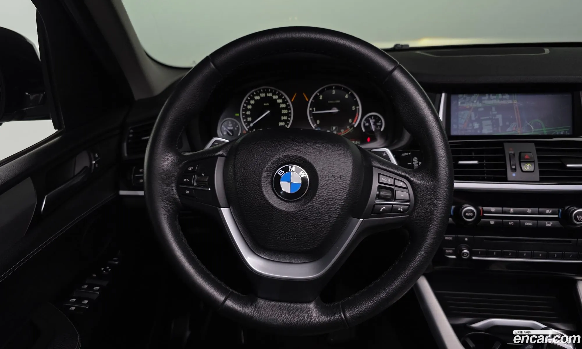 BMW X3 2017 WBAWZ5103H0M36488 — 11