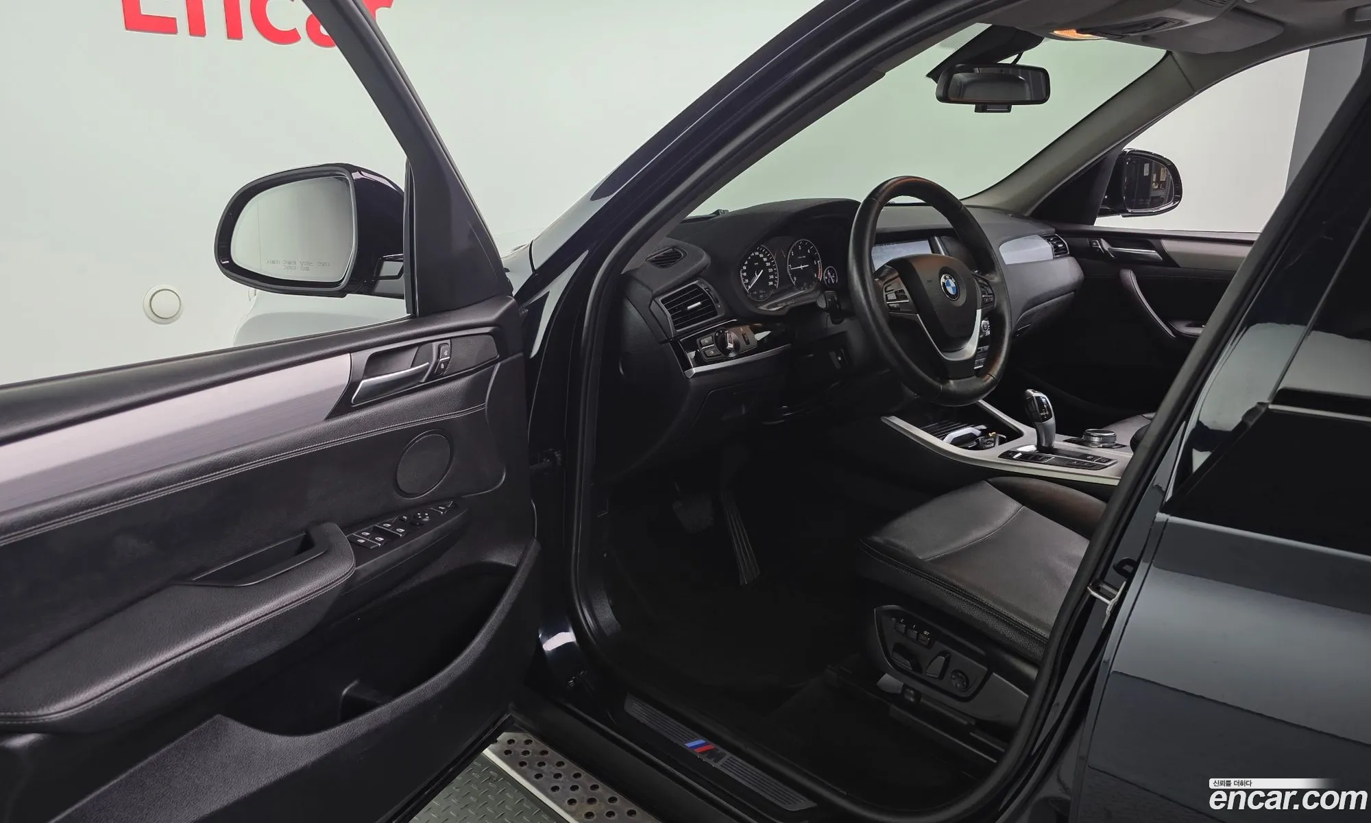 BMW X3 2017 WBAWZ5103H0M36488 — 6