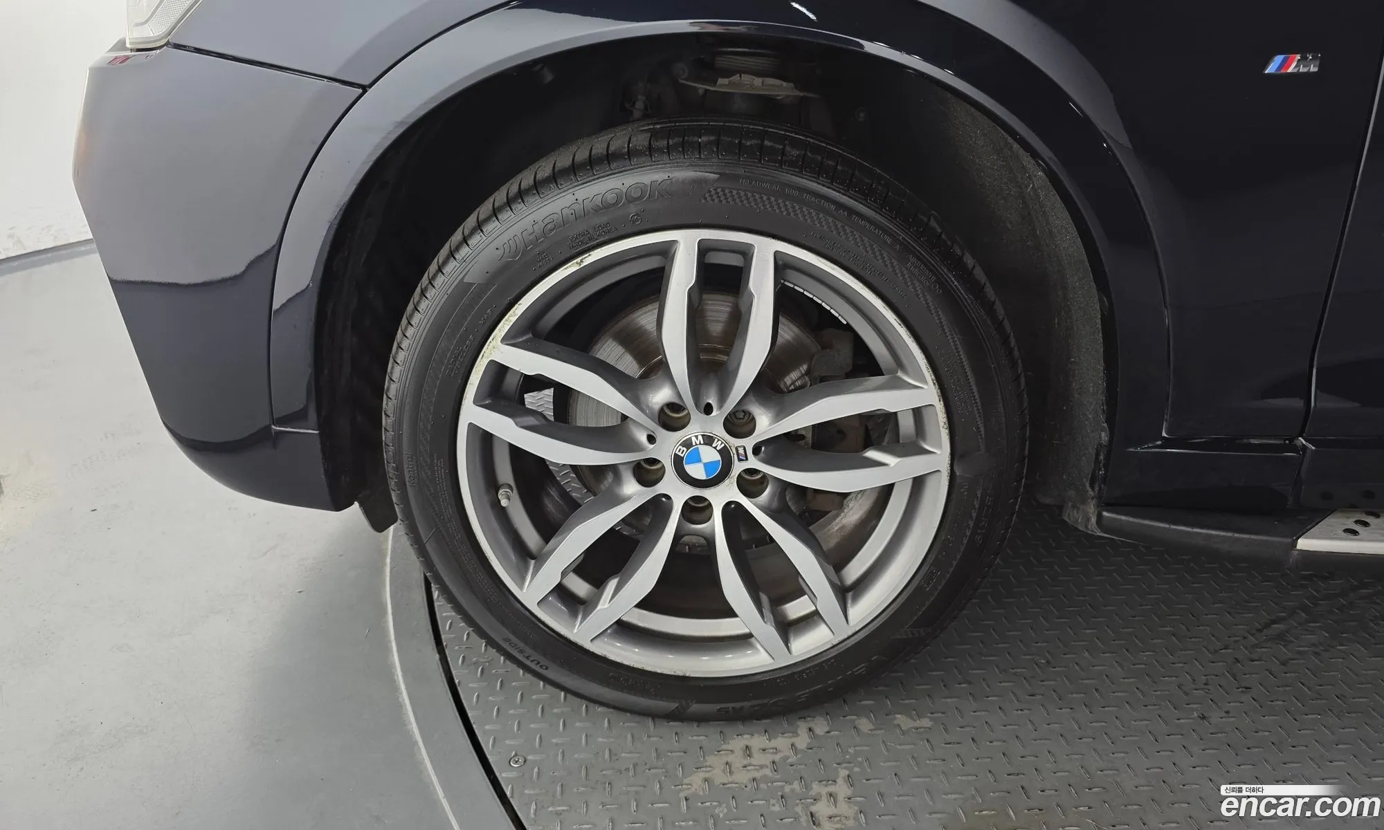 BMW X3 2017 WBAWZ5103H0M36488 — 2