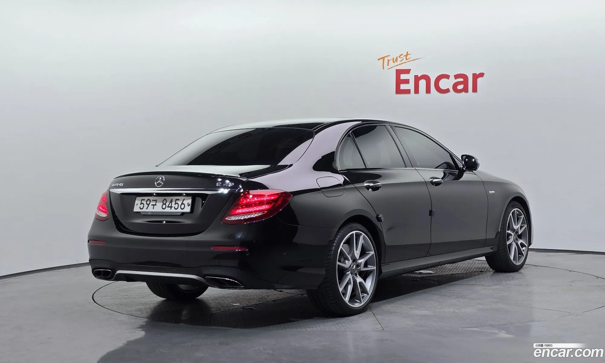 Mercedes-Benz E-Class W213 2017 — 23