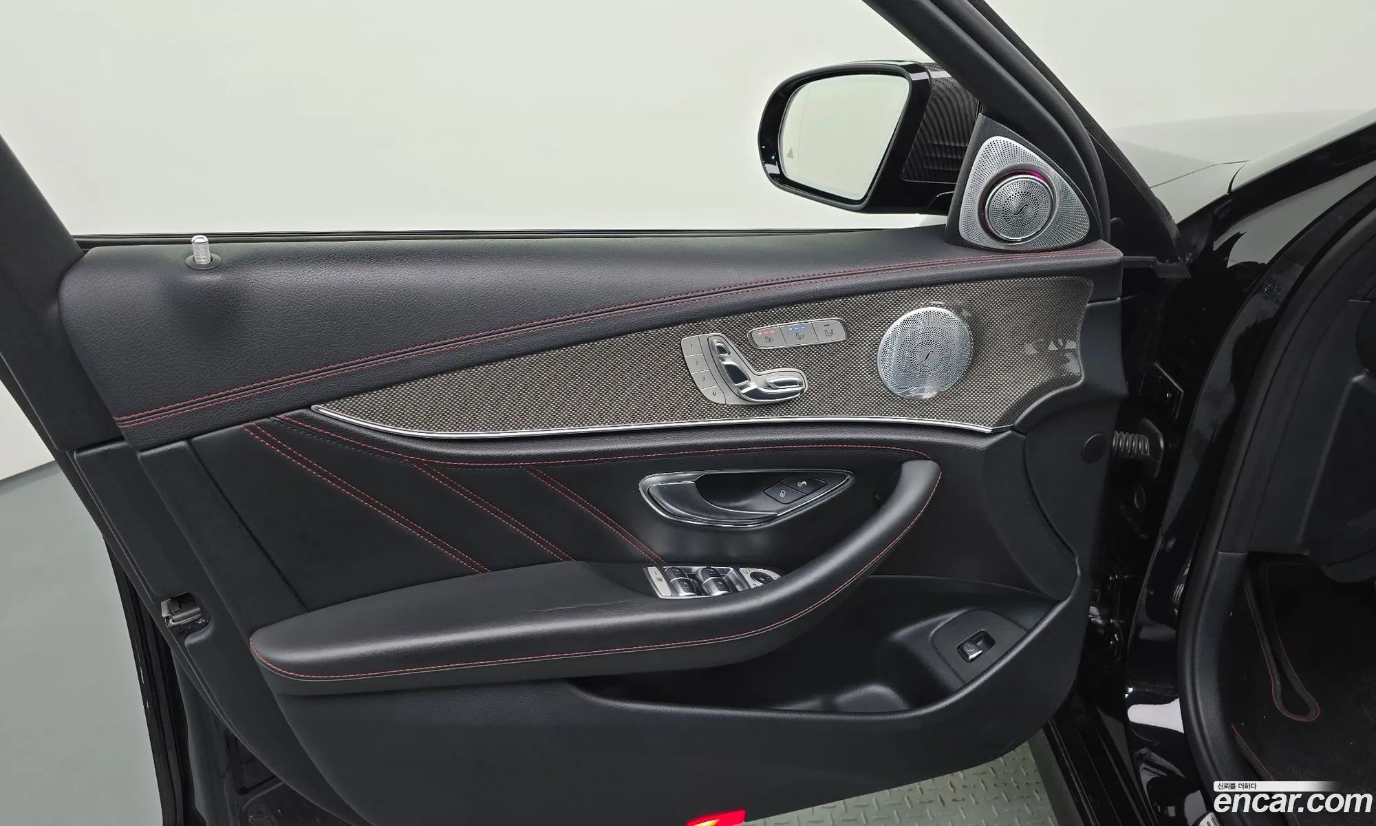 Mercedes-Benz E-Class W213 2017 — 32