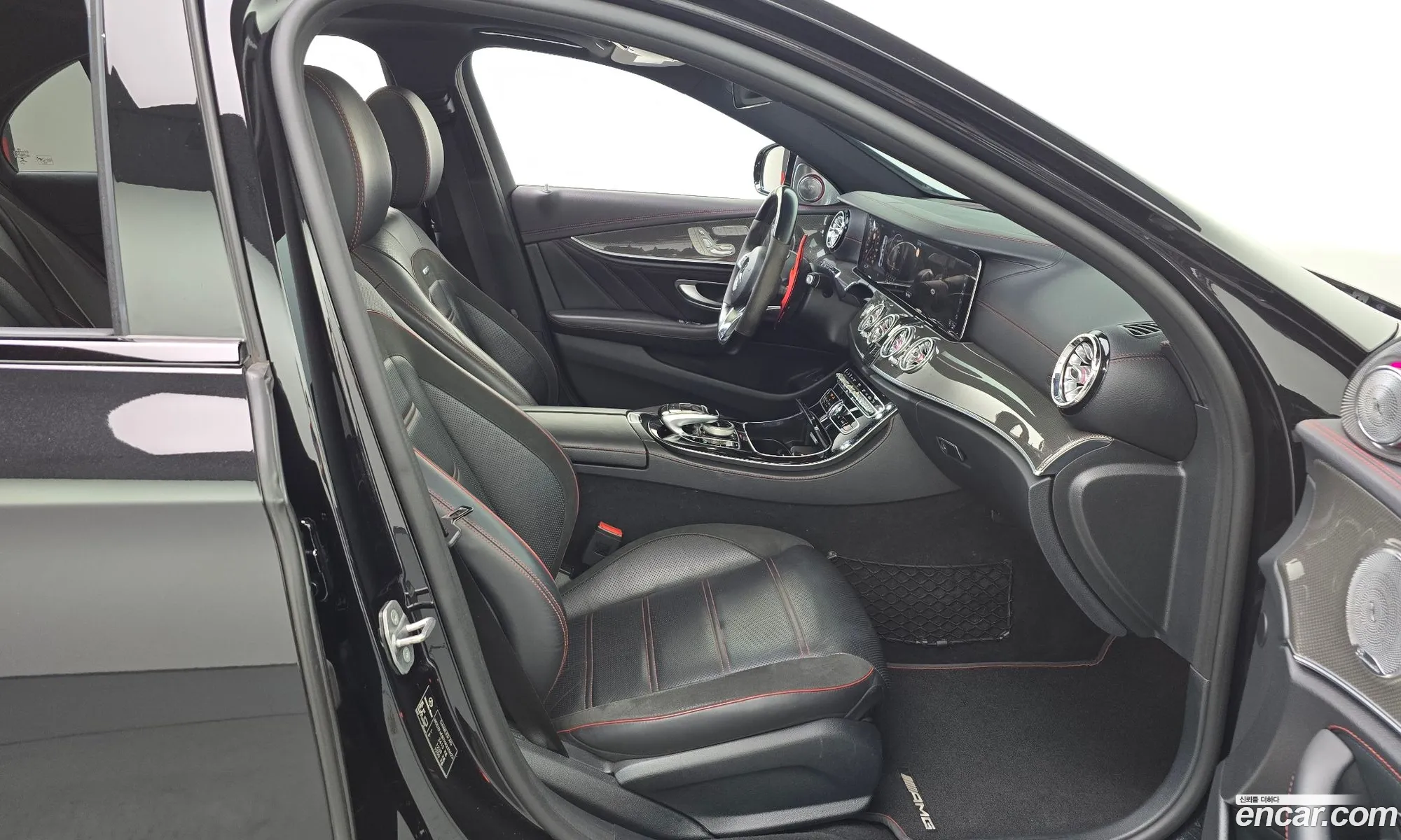 Mercedes-Benz E-Class W213 2017 — 31
