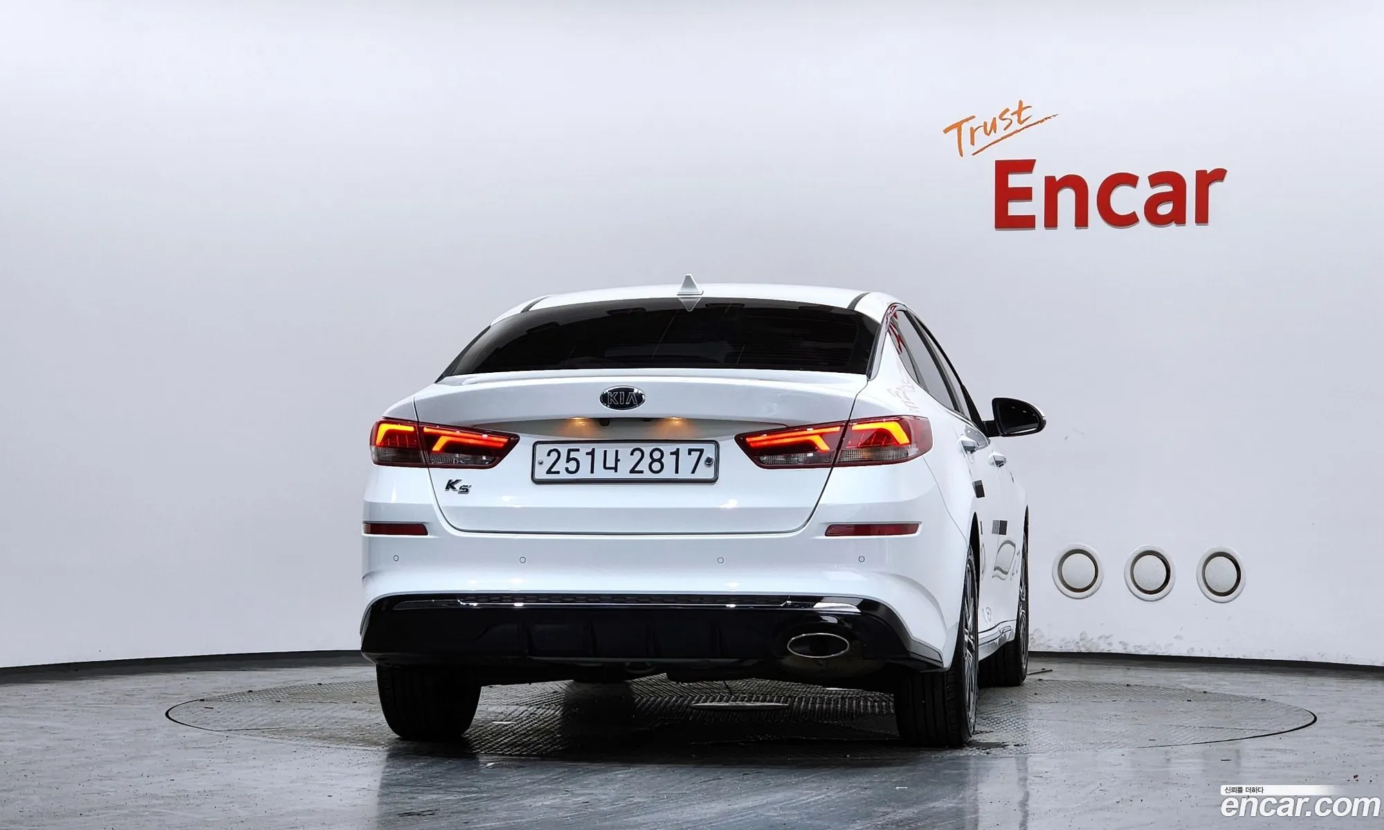 Kia K5 2019 KNAGT411BLA392872 — 4