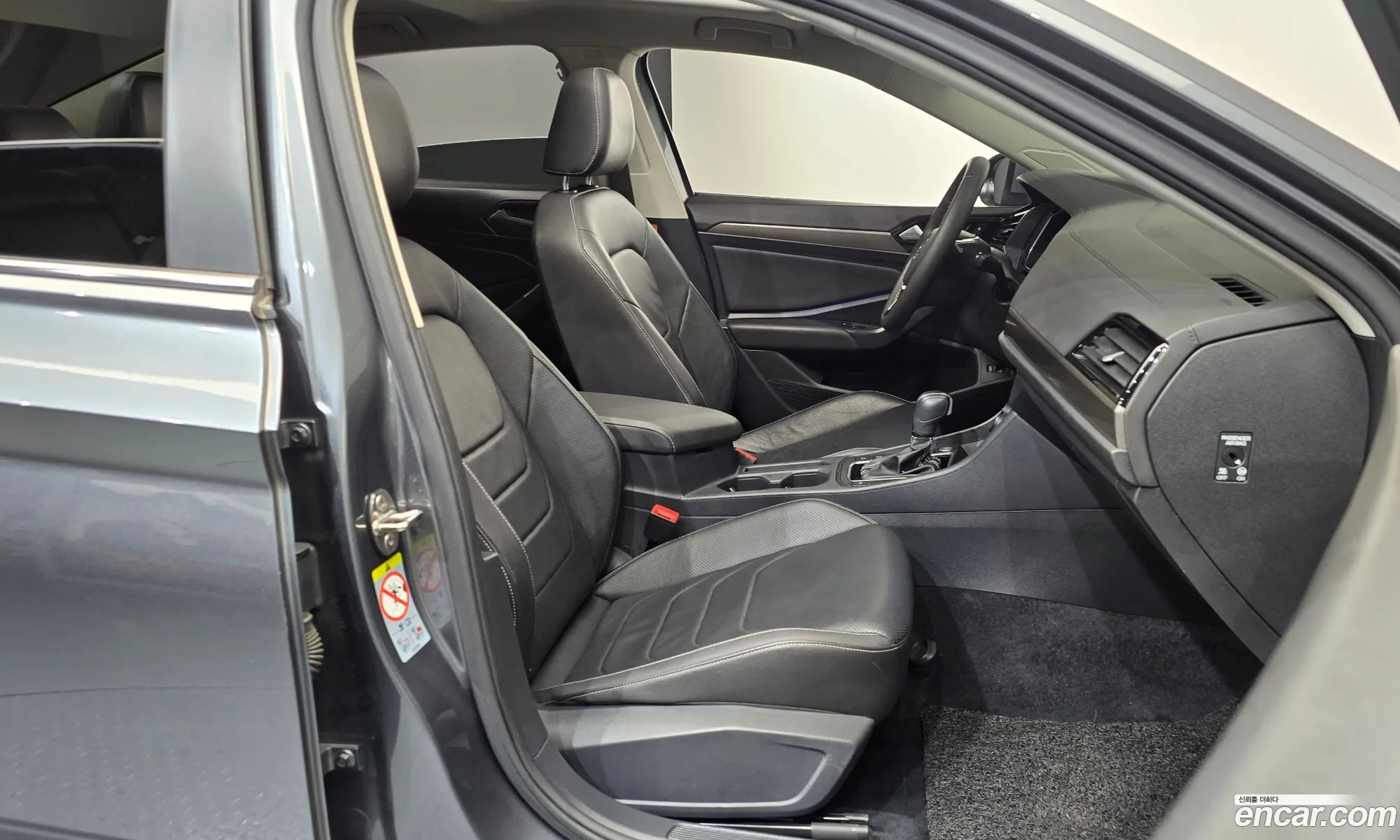 Volkswagen Jetta 7th Gen 2021 — 4