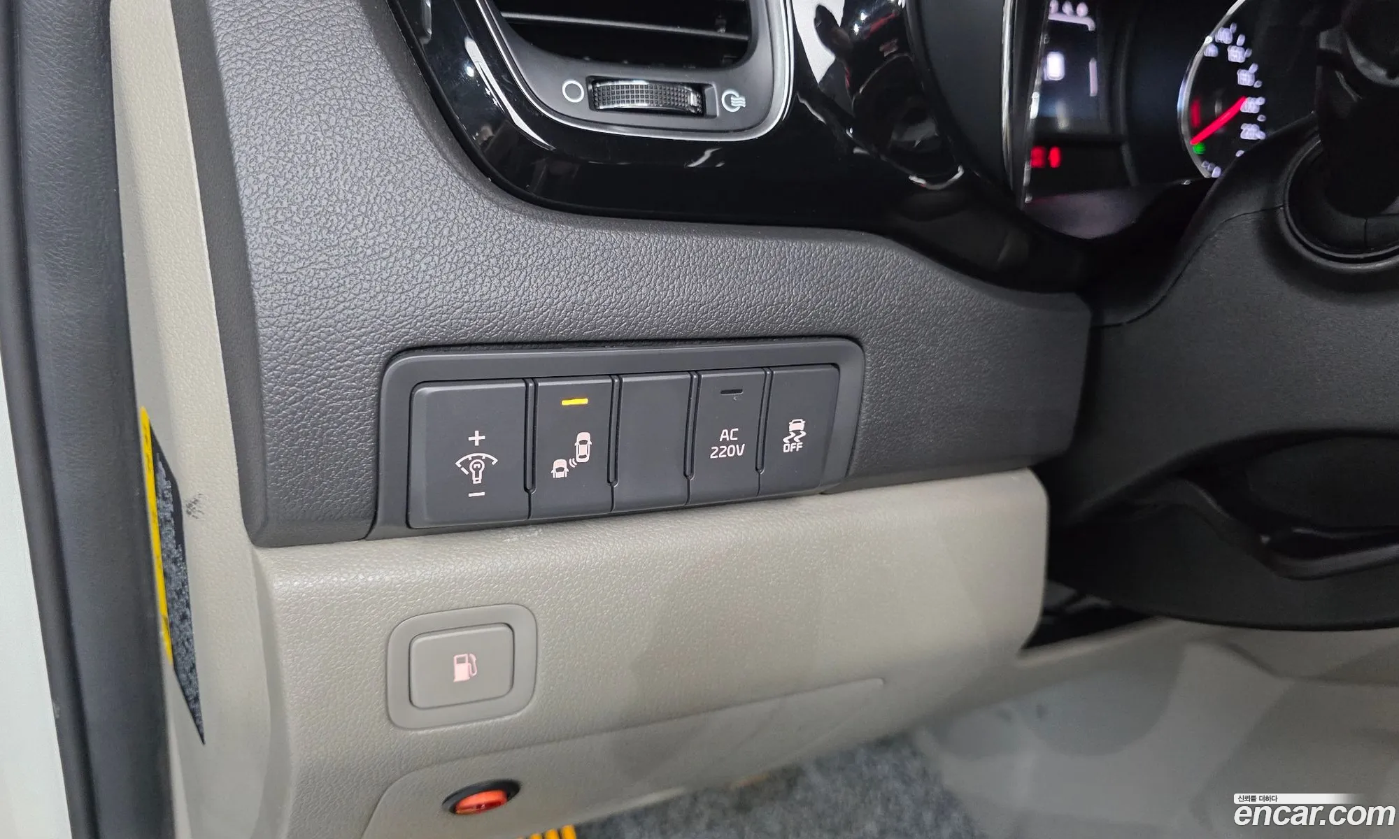 Kia Carnival 2017 KNAMD81ABJS425834 — 3
