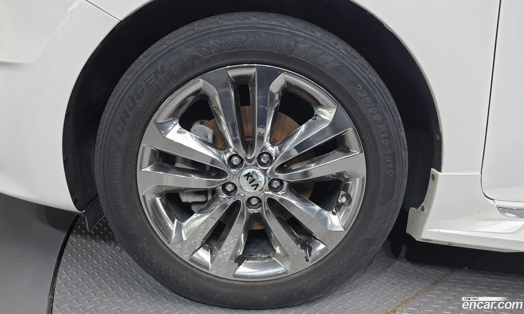 Kia Carnival 2017 KNAMD81ABJS425834 — 8