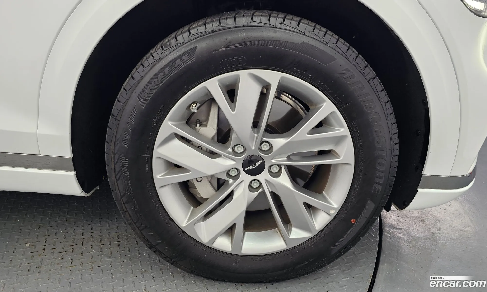 Genesis GV70 2025 — 11