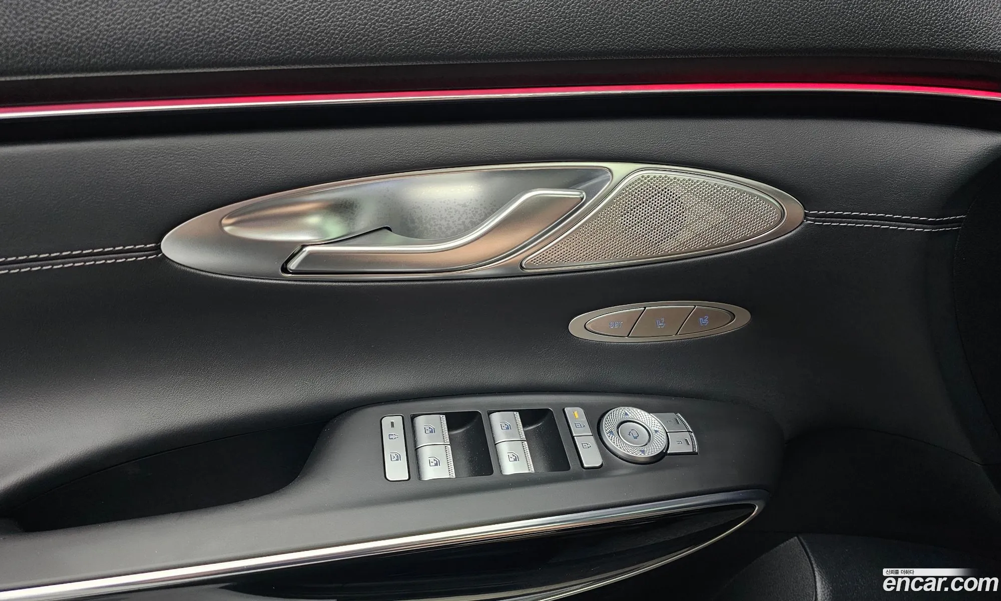 Genesis GV70 2025 — 24
