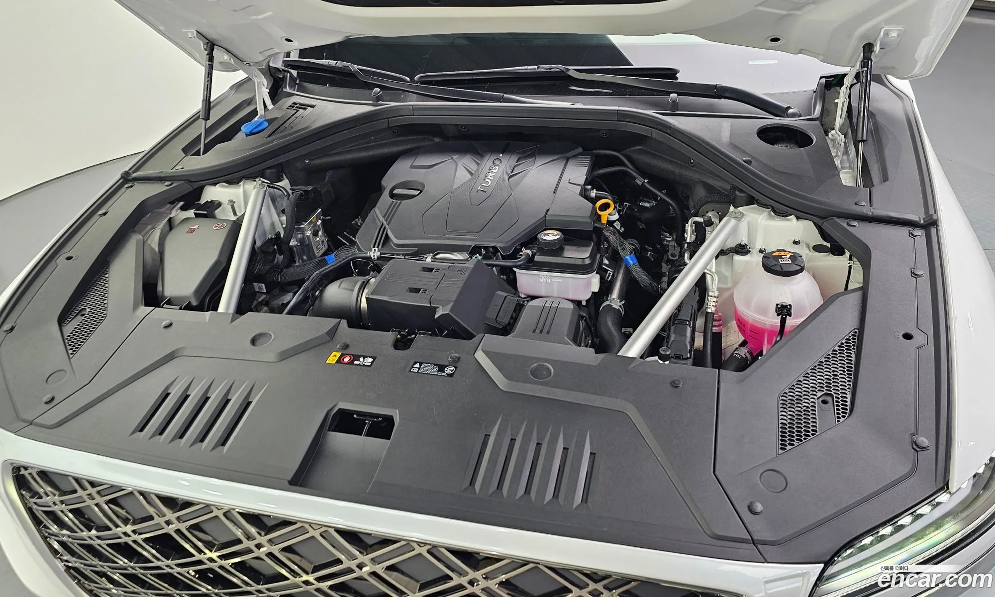 Genesis GV70 2025 — 10