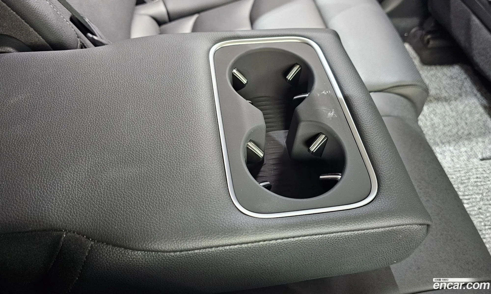 Genesis GV70 2025 — 8