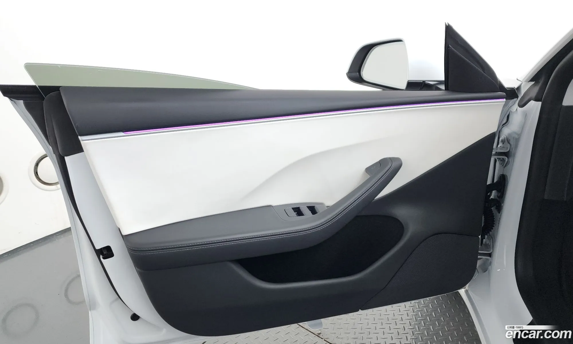 Tesla Model 3 2024 — 3