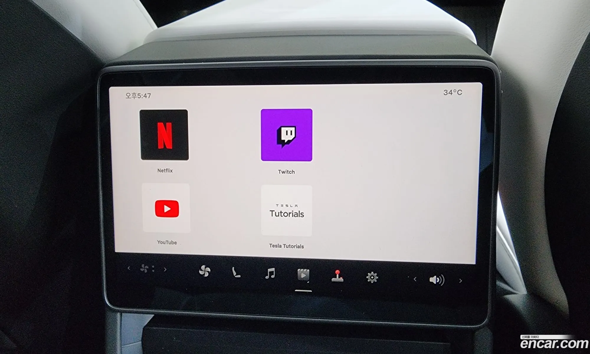 Tesla Model 3 2024 — 8