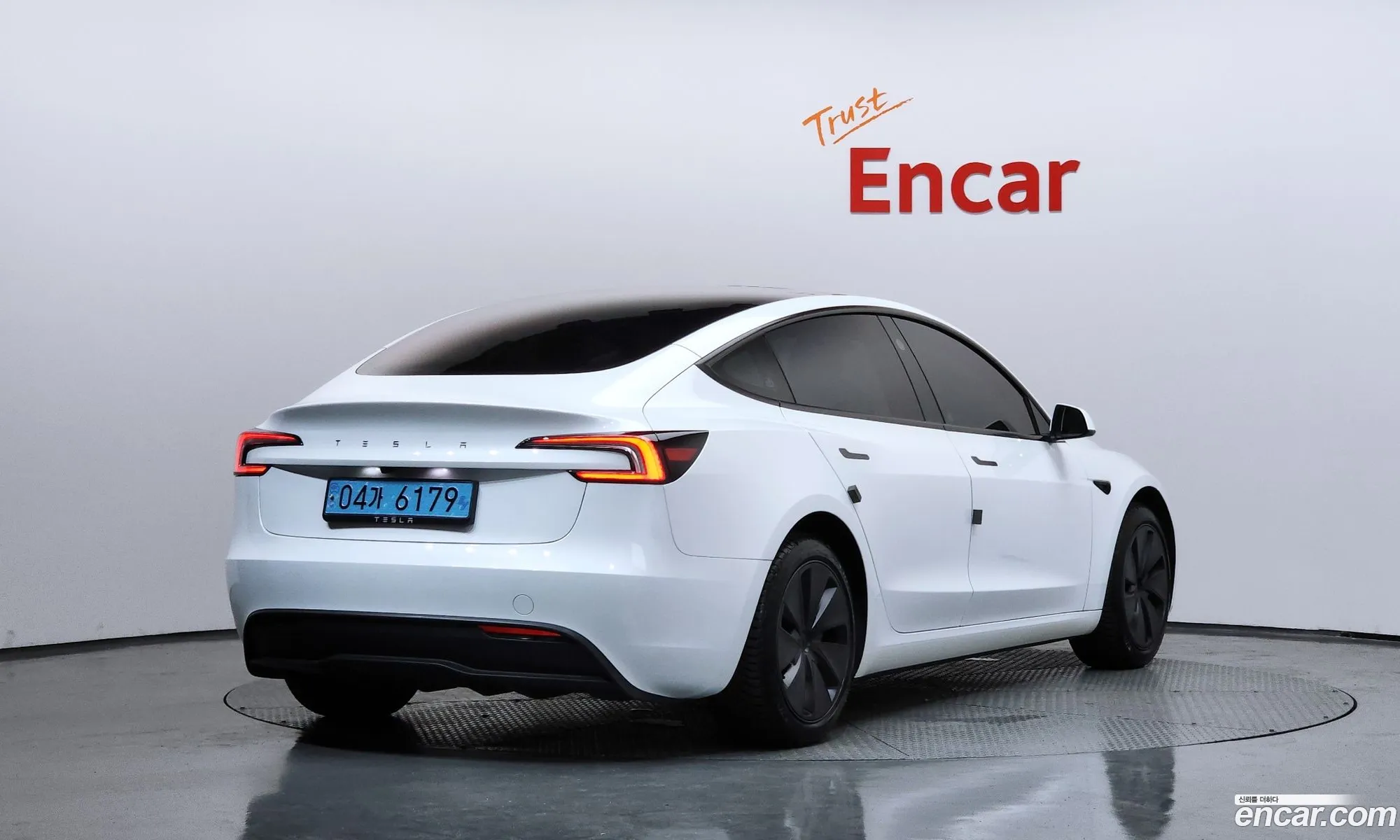 Tesla Model 3 2024 — 34