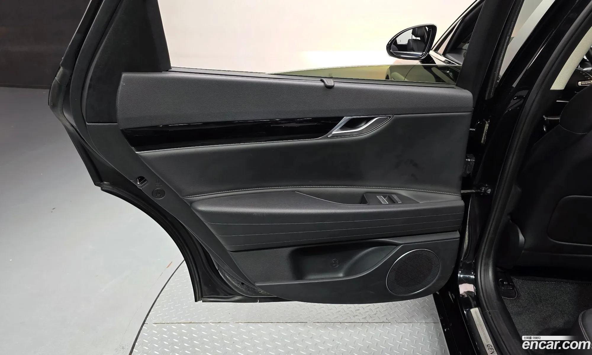 Genesis G80 2021 KMTGB41CBMU091413 — 4