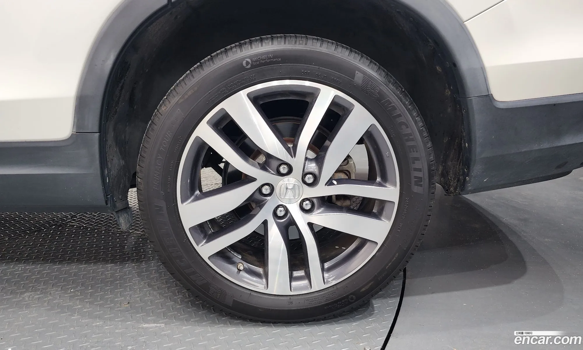 Honda Pilot 2017 5FNYF6850HB201088 — 25