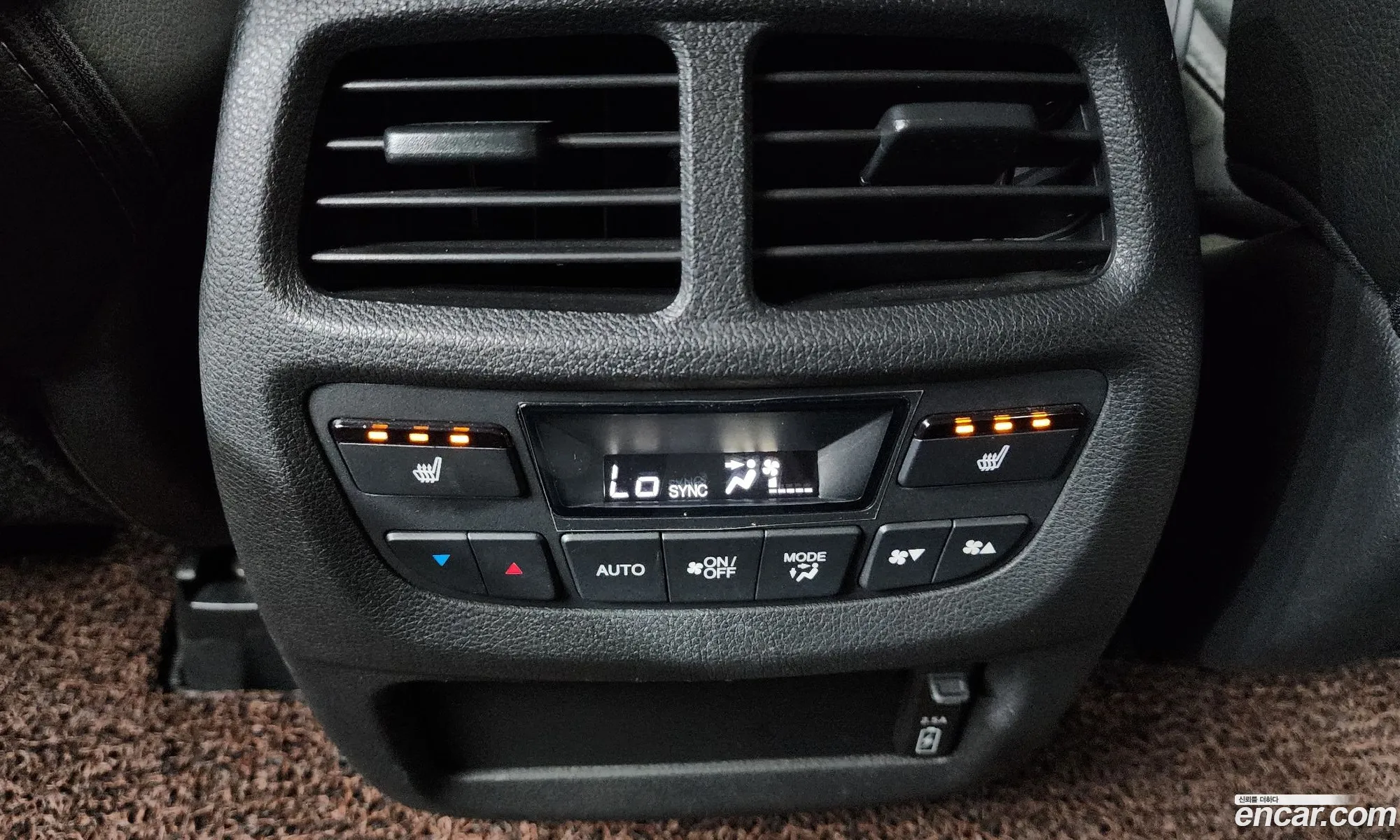 Honda Pilot 2017 5FNYF6850HB201088 — 11