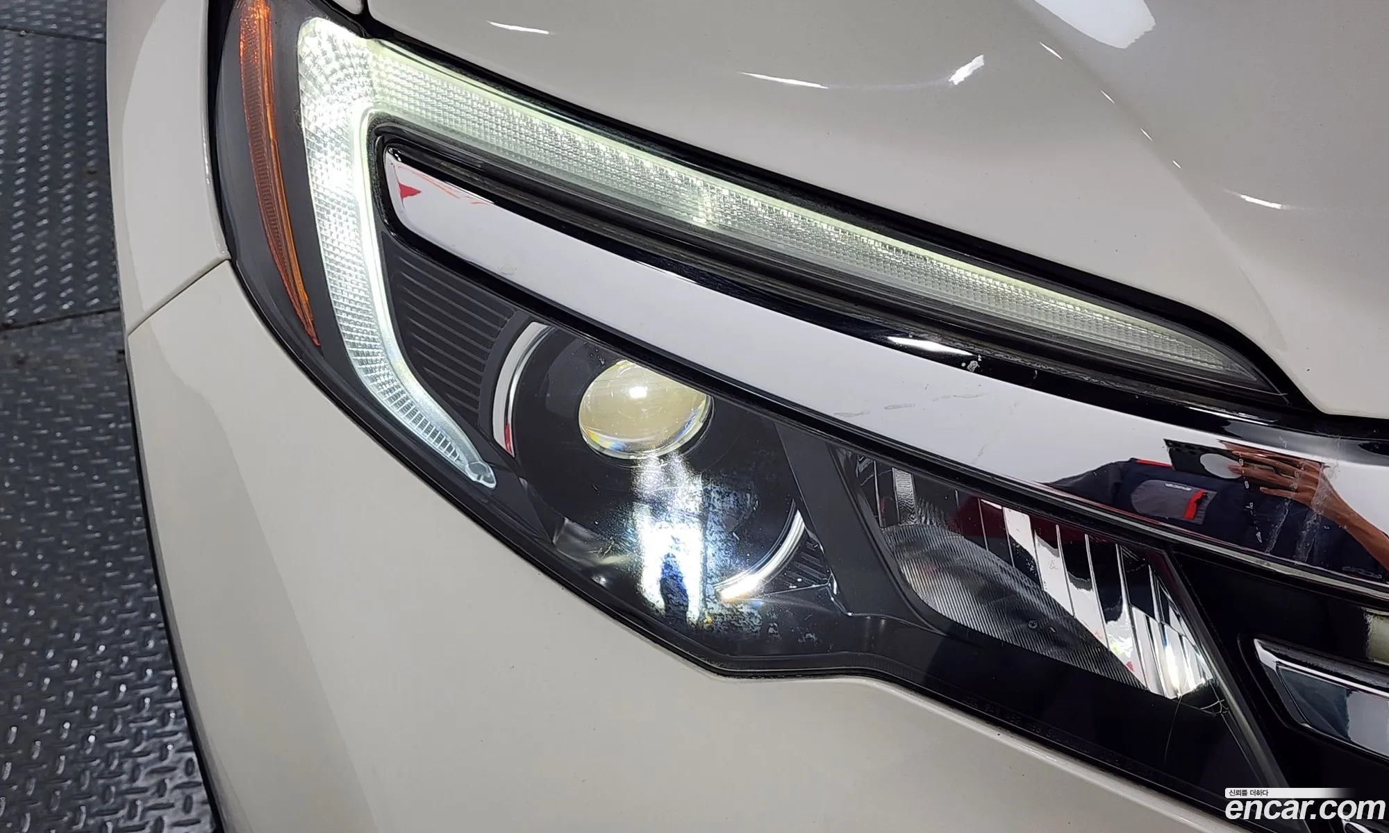 Honda Pilot 2017 5FNYF6850HB201088 — 28