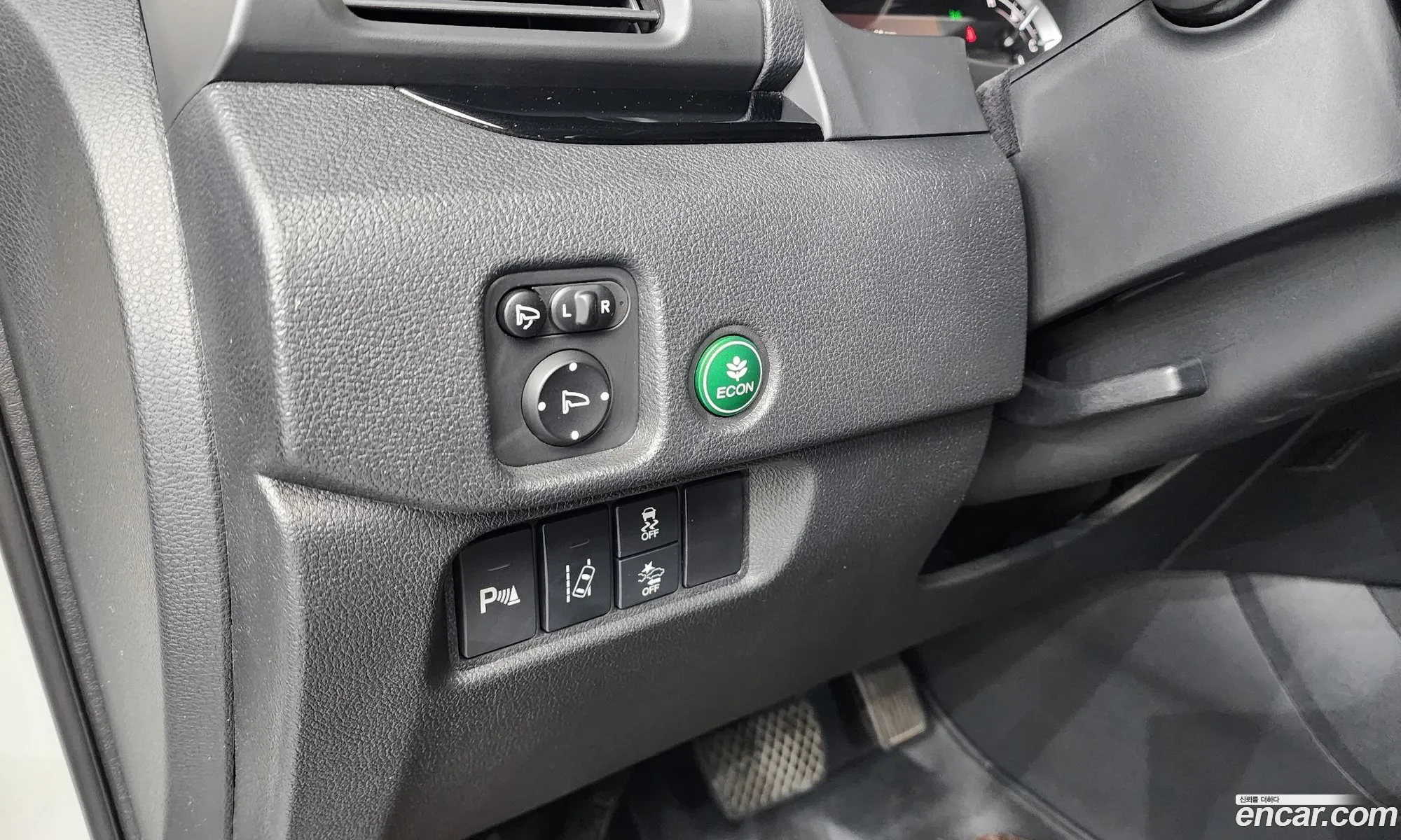 Honda Pilot 2017 5FNYF6850HB201088 — 18
