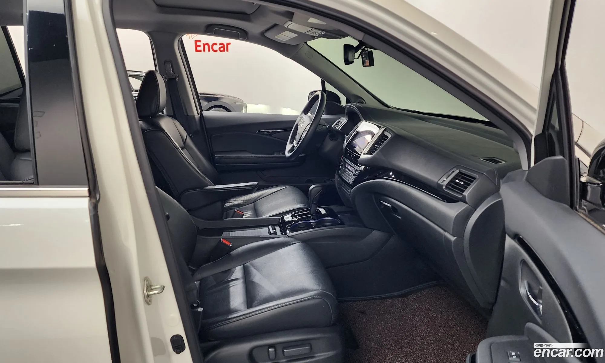 Honda Pilot 2017 5FNYF6850HB201088 — 17