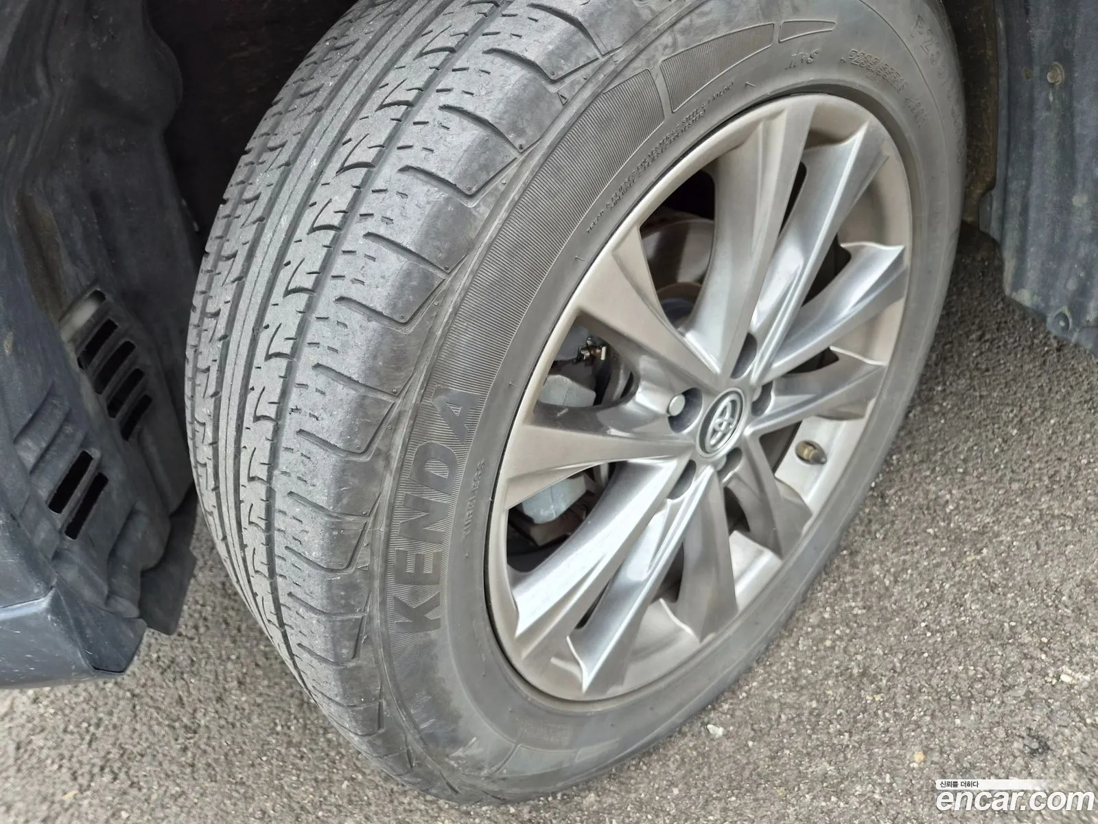 Toyota RAV4 2018 — 16