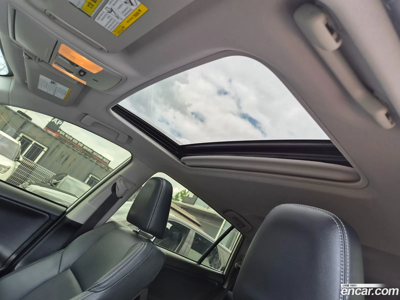 Toyota RAV4 2018 — 19