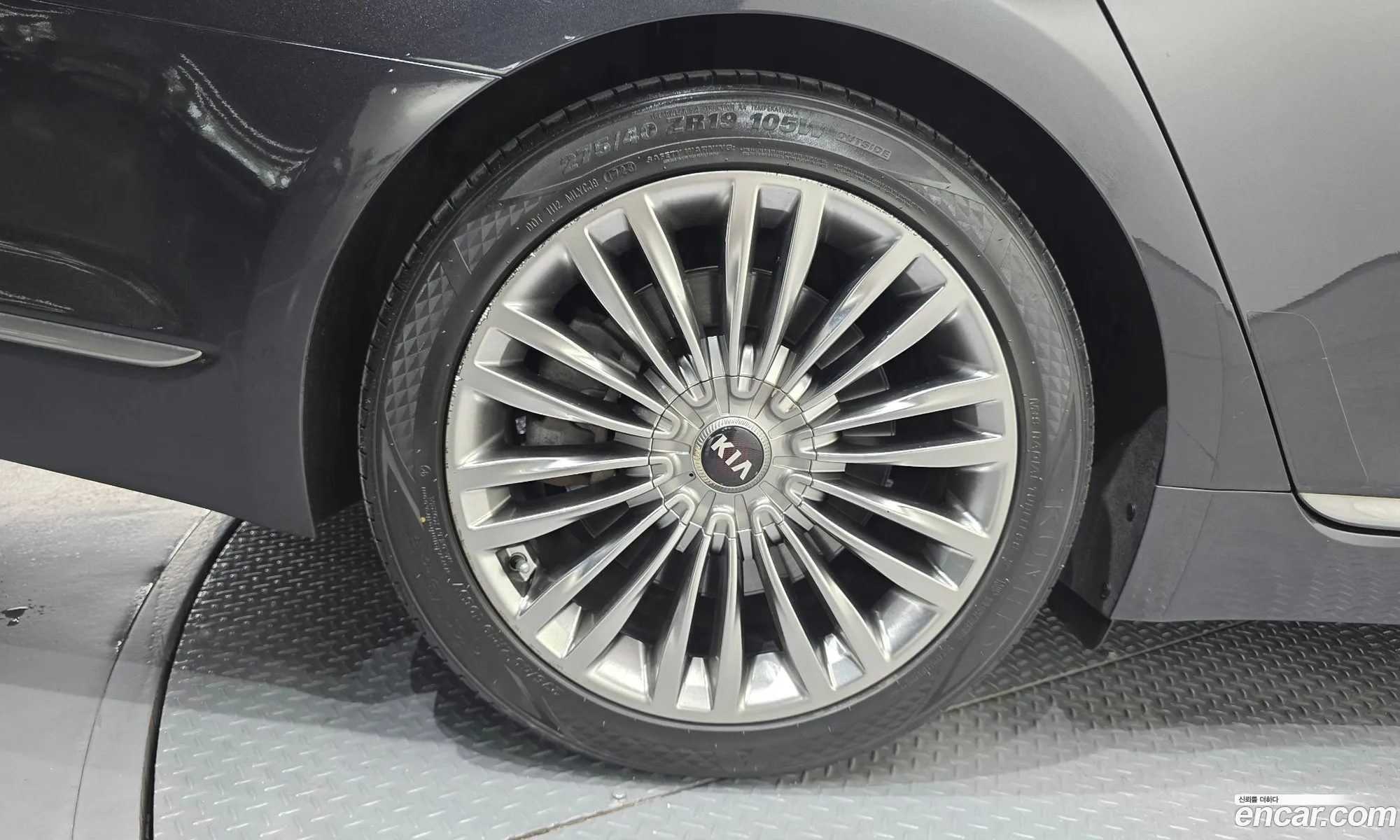 Kia The K9 2019 KNAS2418DKS013556 — 31