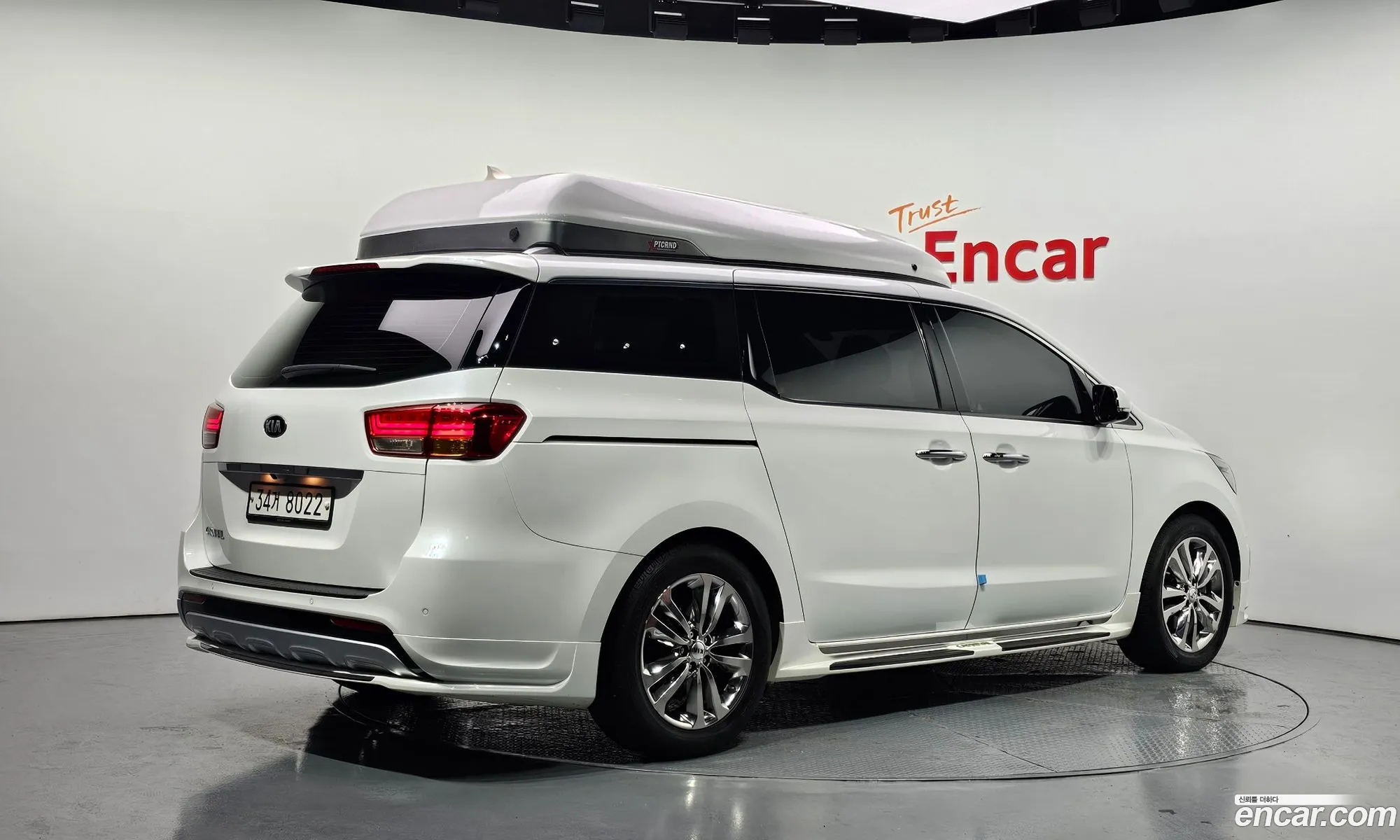 Kia Carnival 2017 KNAMC81ABJS400152 — 4