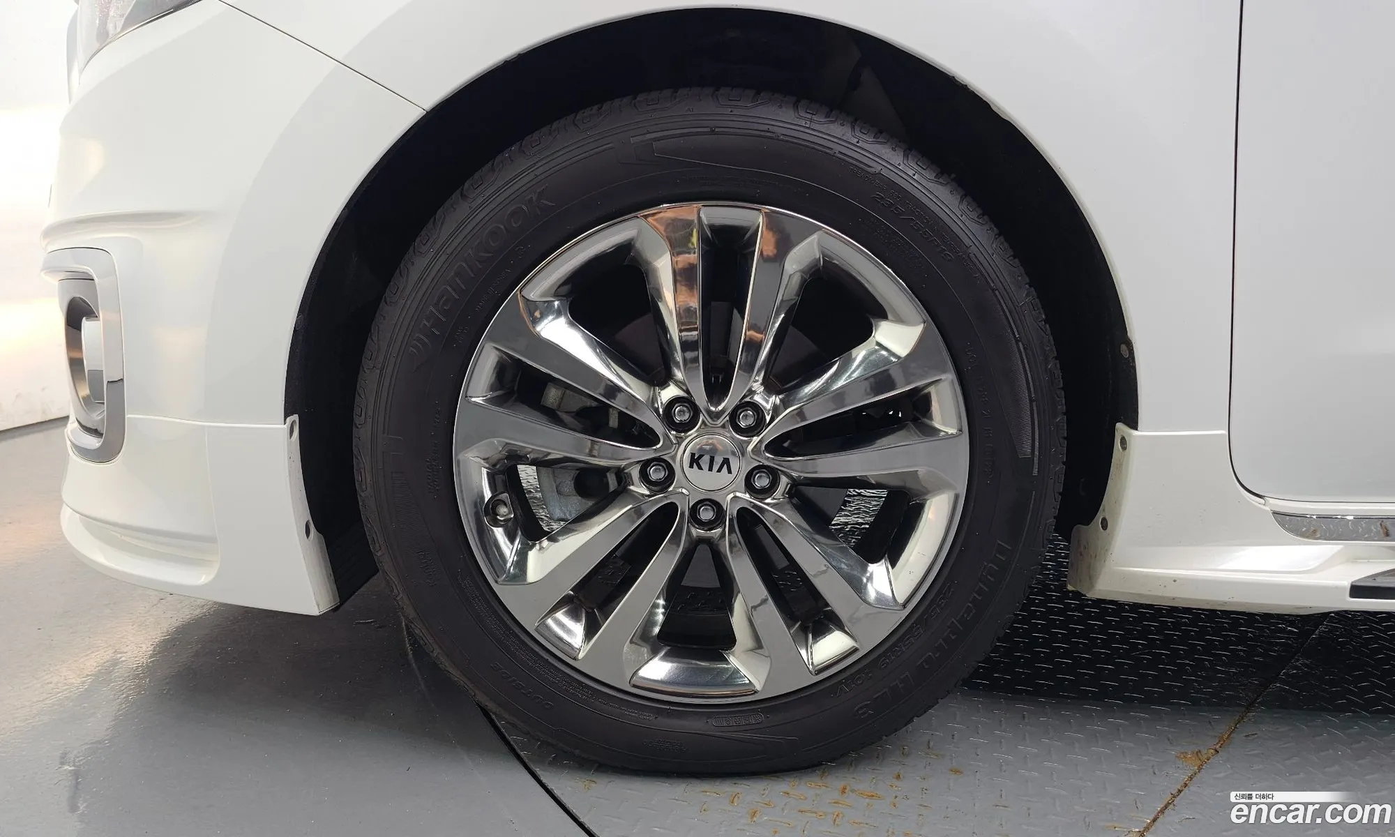 Kia Carnival 2017 KNAMC81ABJS400152 — 6