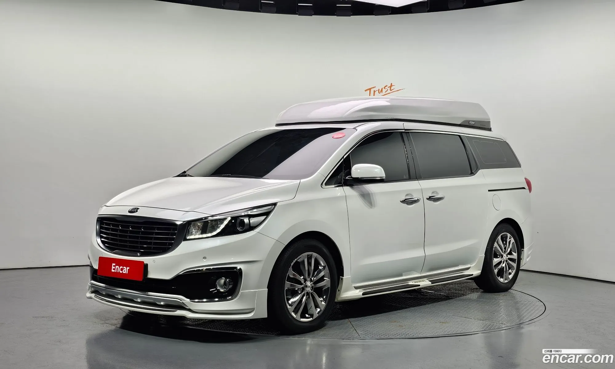 Kia Carnival 2017 KNAMC81ABJS400152 — 8