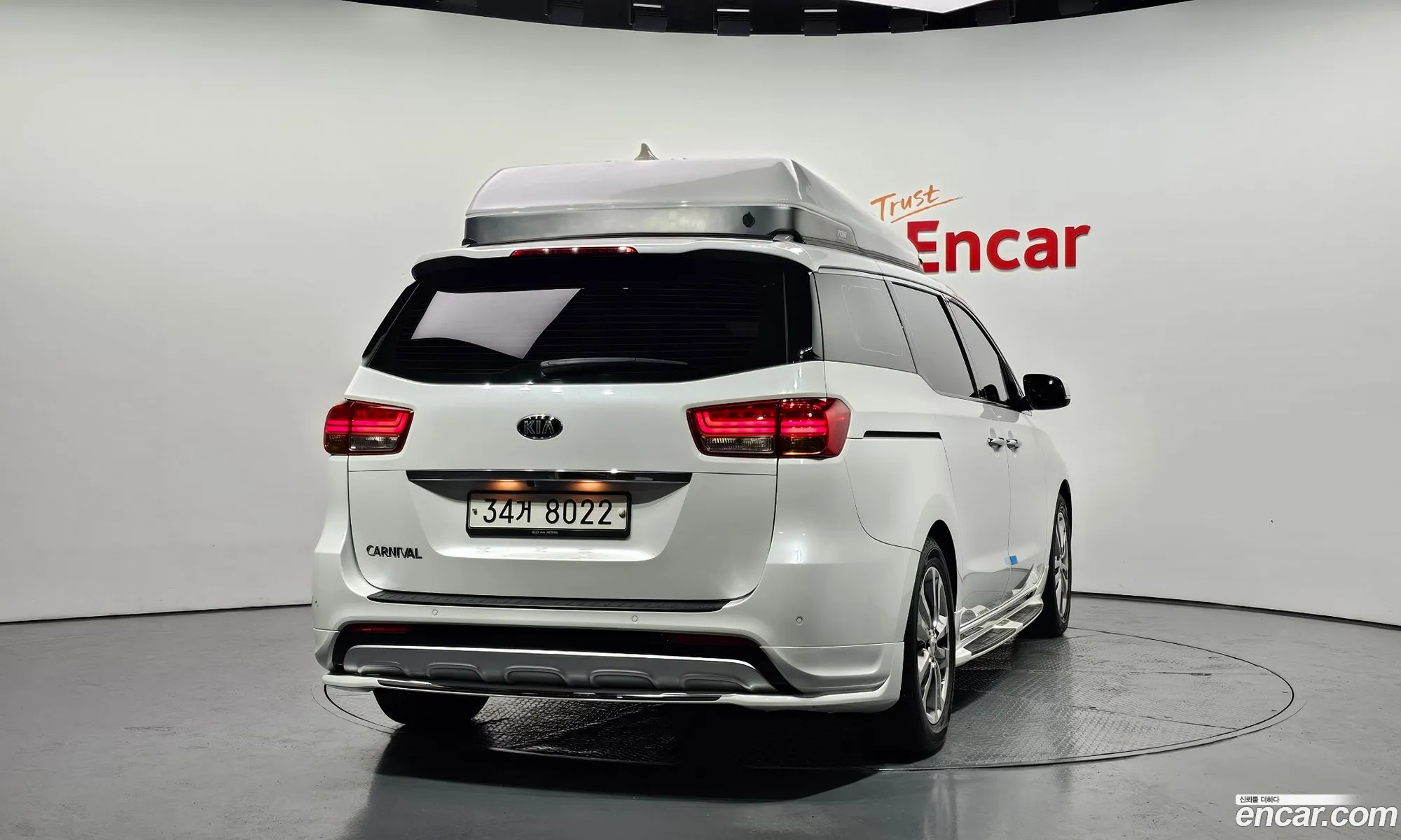 Kia Carnival 2017 KNAMC81ABJS400152 — 12