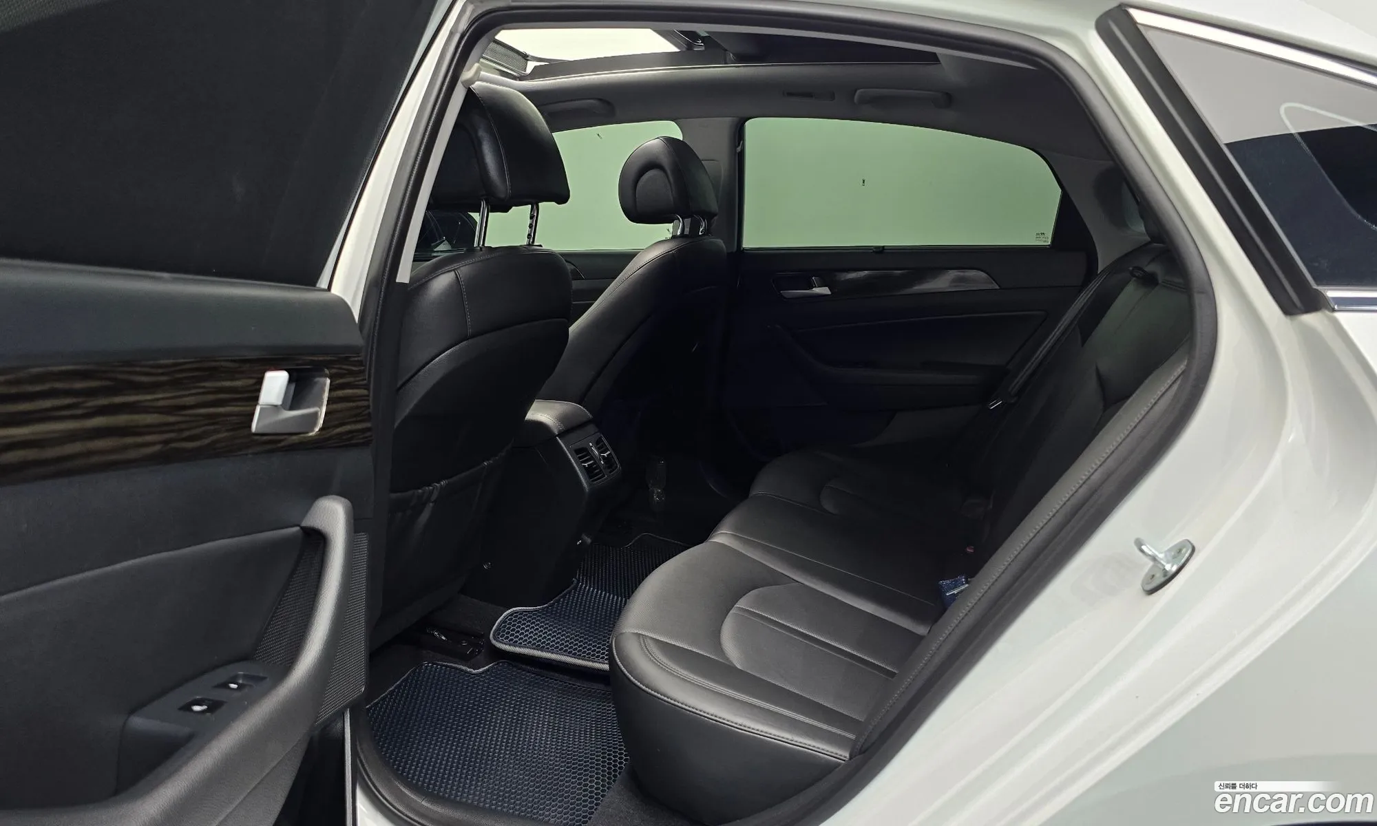 Hyundai LF Sonata 2016 KMHE341CBGA226736 — 6