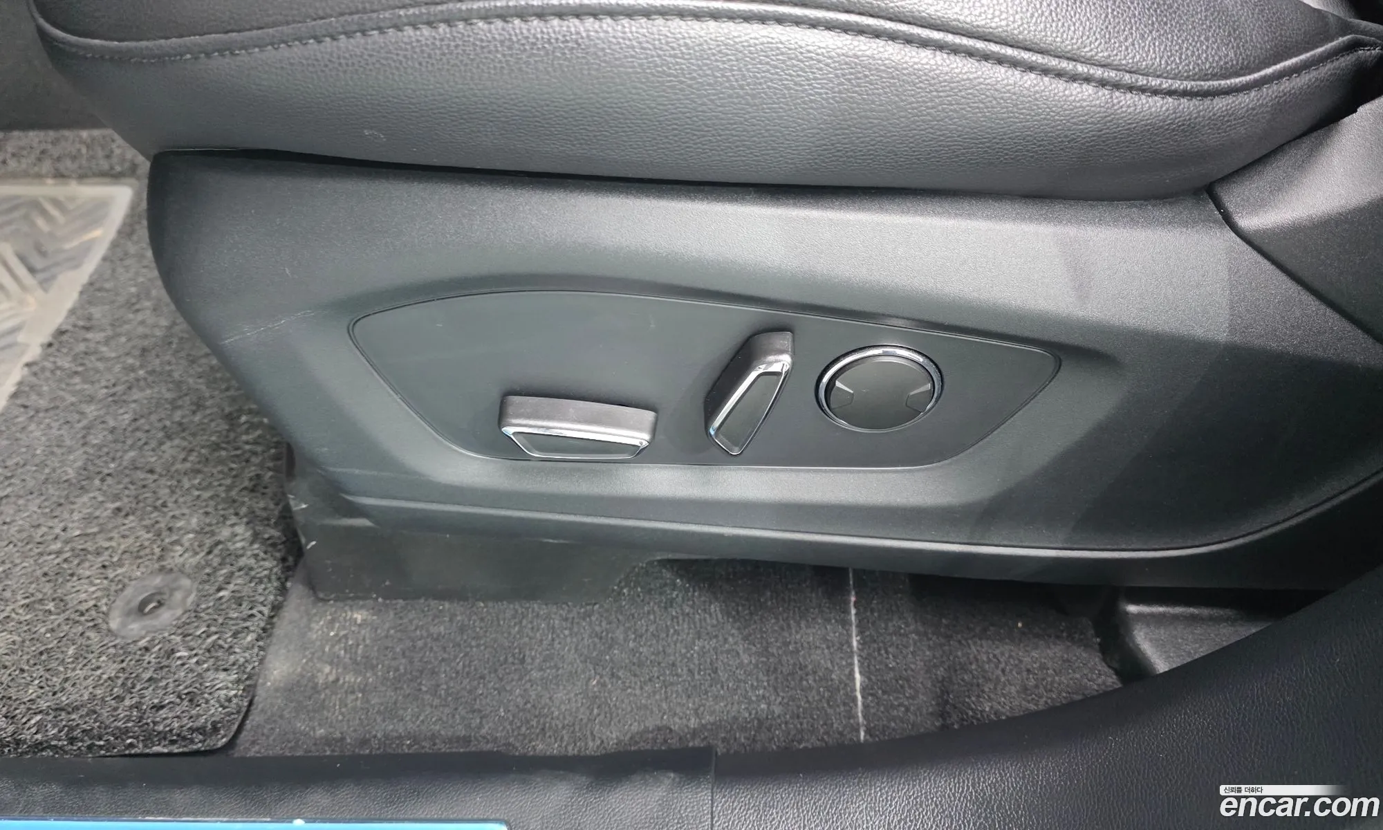 Ford Explorer 6th Gen 2020 1FMSK8FH9LGB13497 — 12
